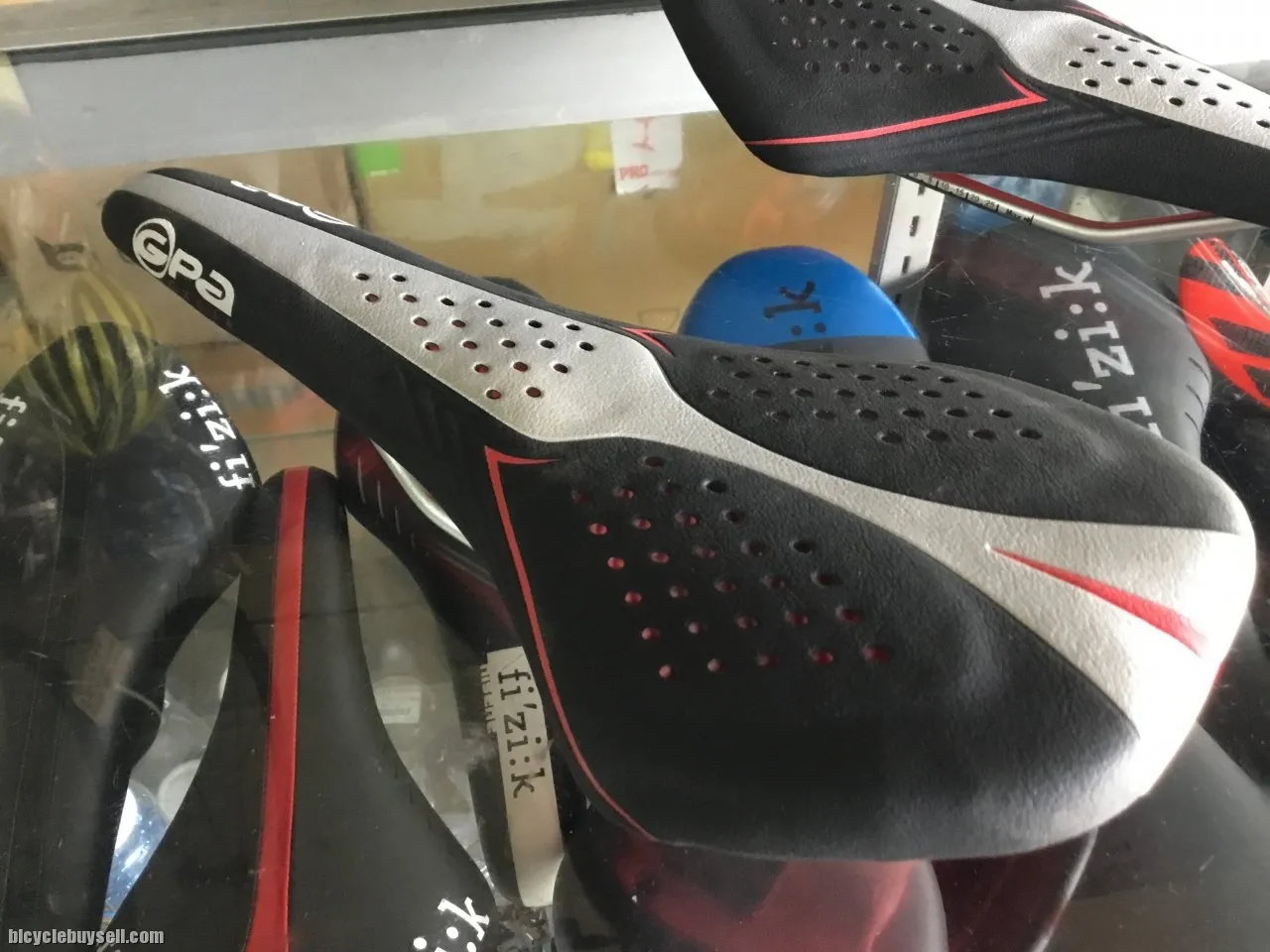 GPA Flow Comfort Performance Saddles  (free pos w.m)