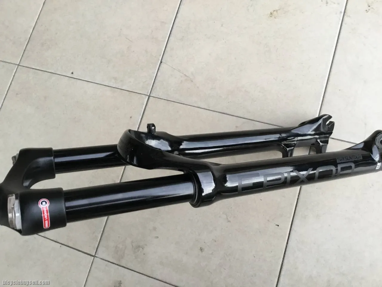 Epixon 27.5" Travel 140mm Fork / 9mm QR (Crown Remote) -- free courier