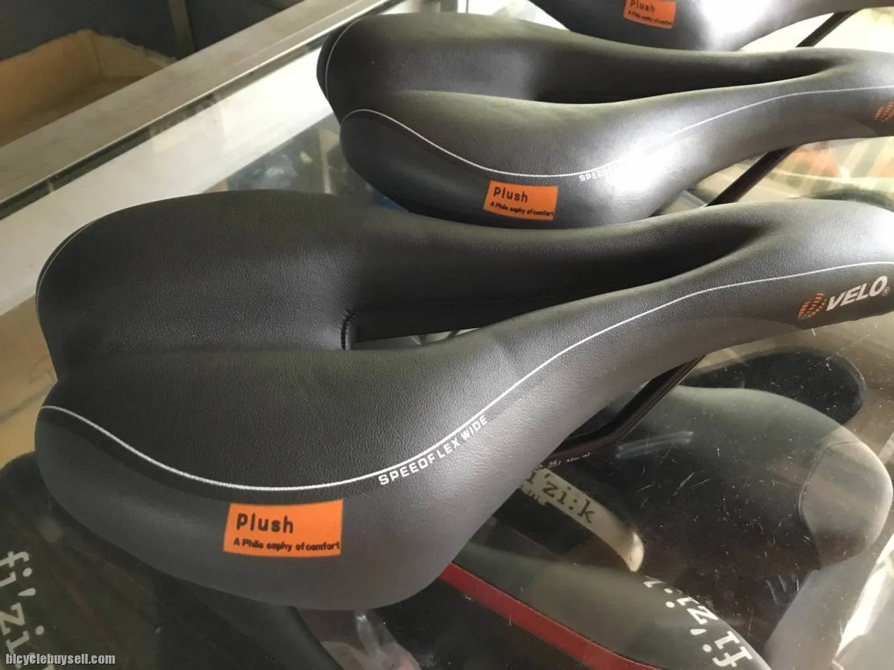 Velo Plush 2107 sport saddles (free pos w.m)