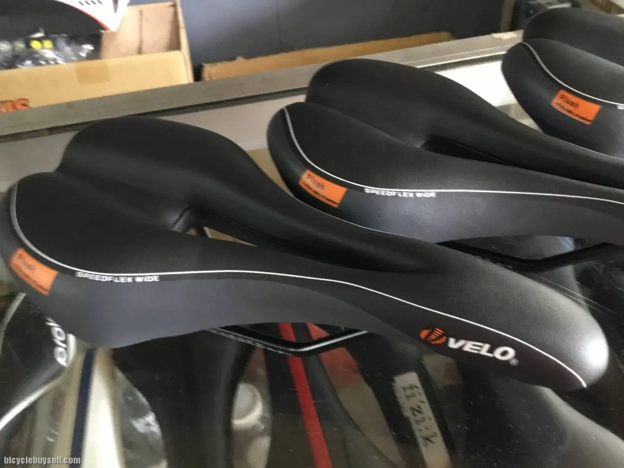 Velo Plush 2107 sport saddles (free pos w.m)