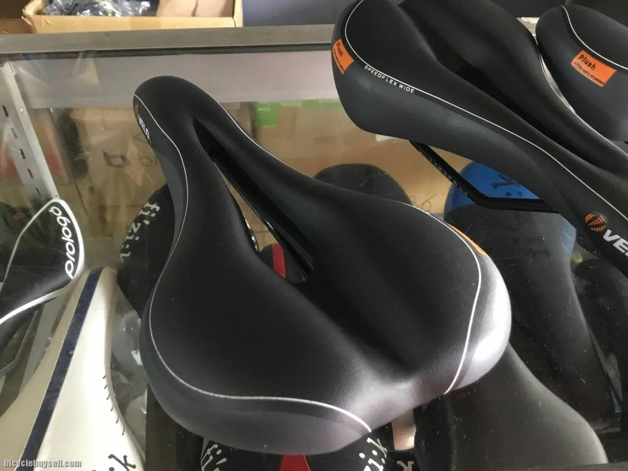 Velo Plush 2107 sport saddles (free pos w.m)