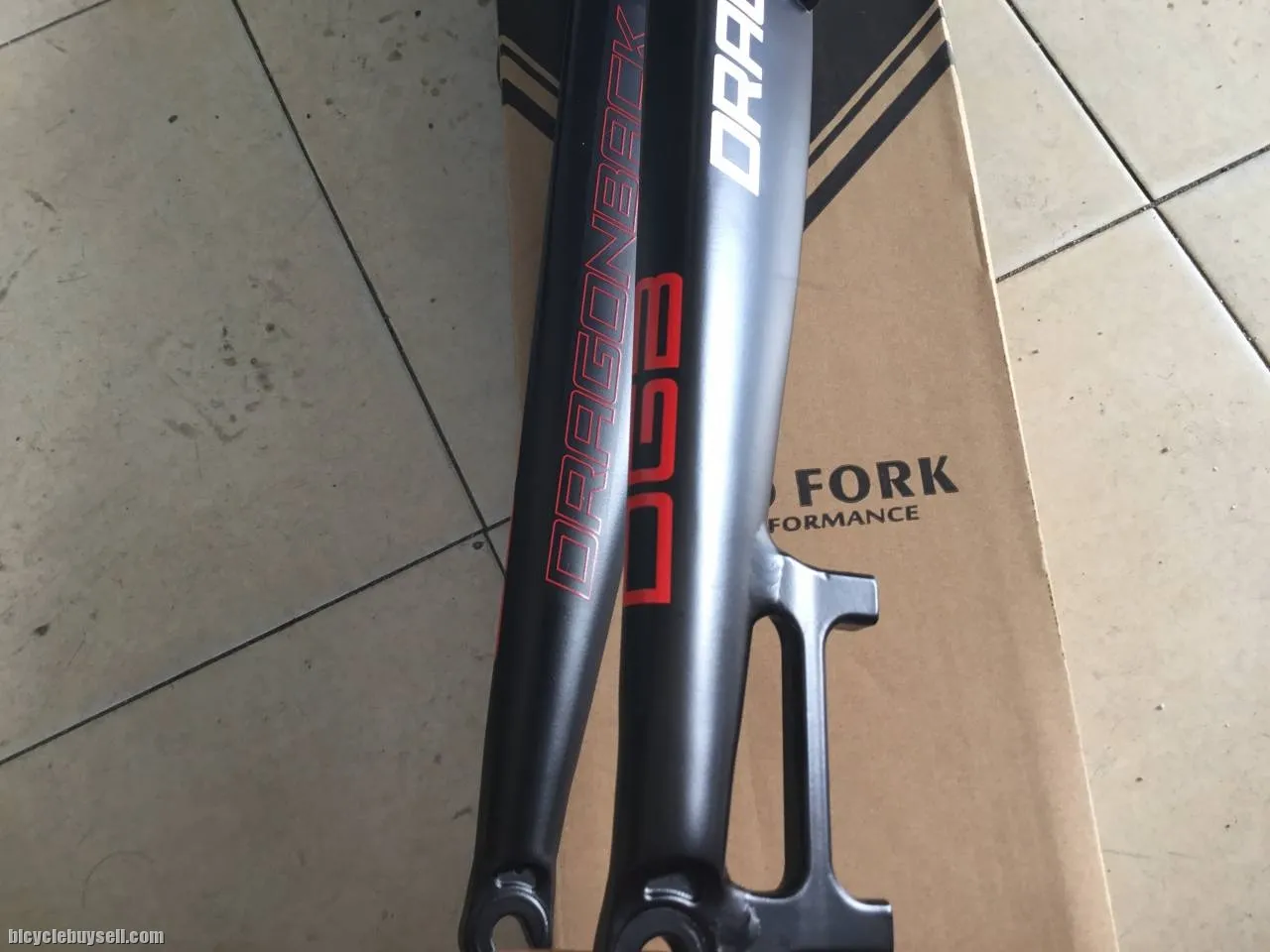 DragonBack Rigid Fork 27.5" Alloy - 790g -- free courier