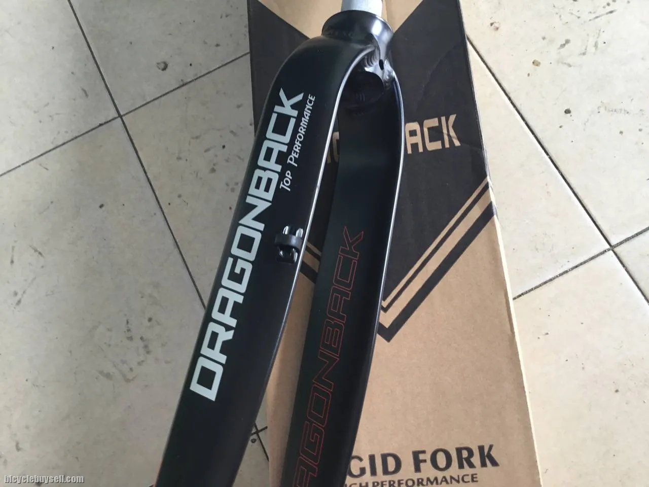 DragonBack Rigid Fork 27.5" Alloy - 790g -- free courier