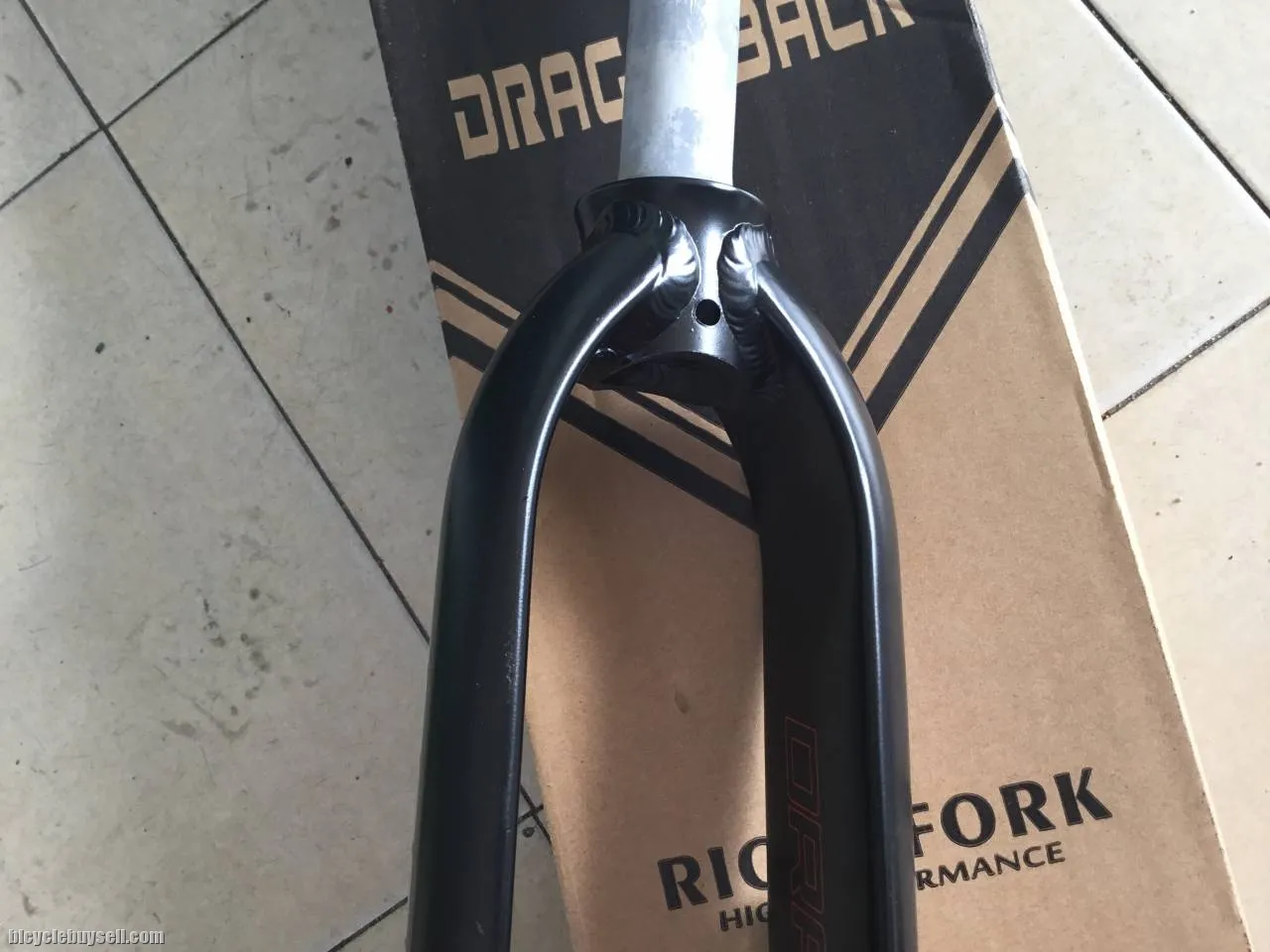 DragonBack Rigid Fork 29er Alloy - 790g -- free courier
