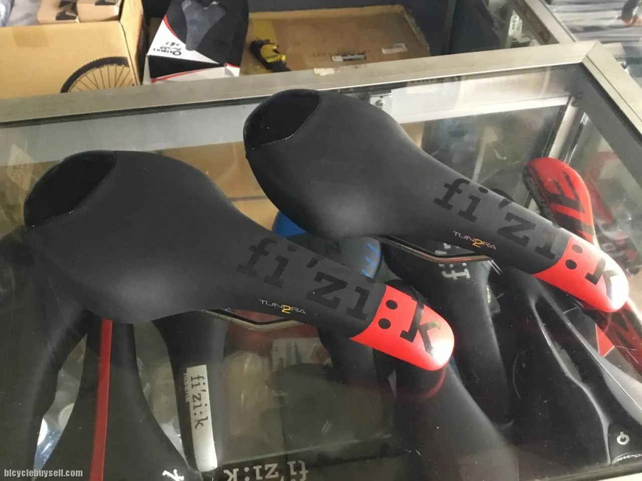 Fizik Tundra2 Performance Saddles - K:ium Rail / Handmade Italy (free pos w.m)