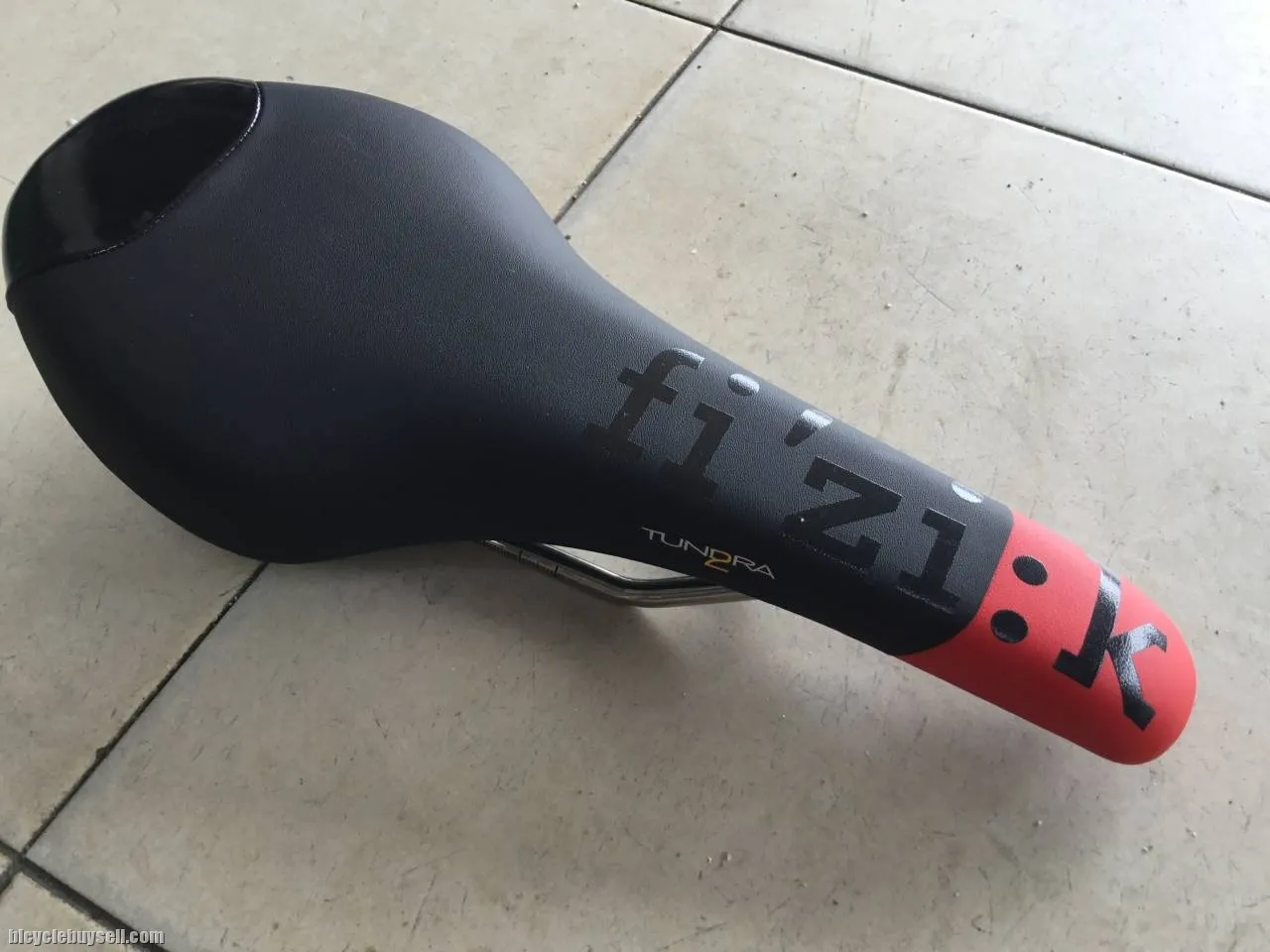 Fizik Tundra2 Pro Saddles - K:ium Rails - Handmade Italy --  free courier