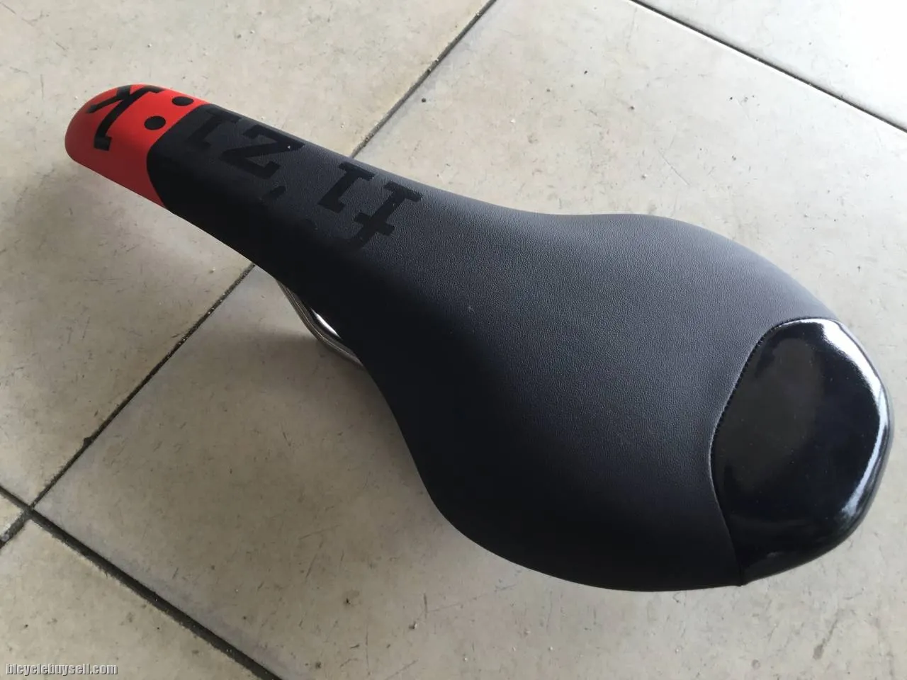 Fizik Tundra2 Pro Saddles - K:ium Rails - Handmade Italy --  free courier