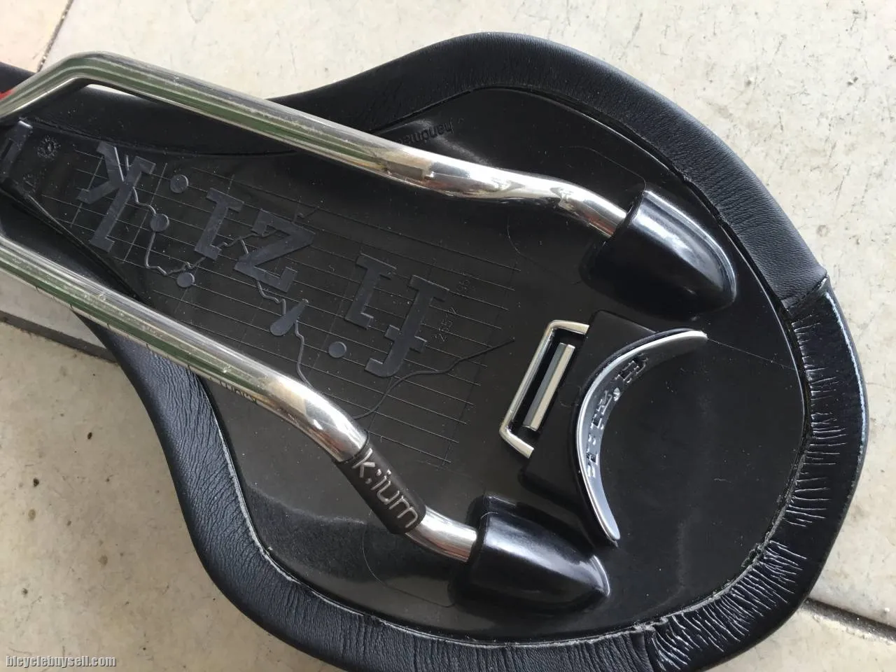 Fizik Tundra2 Pro Saddles - K:ium Rails - Handmade Italy -- free courier
