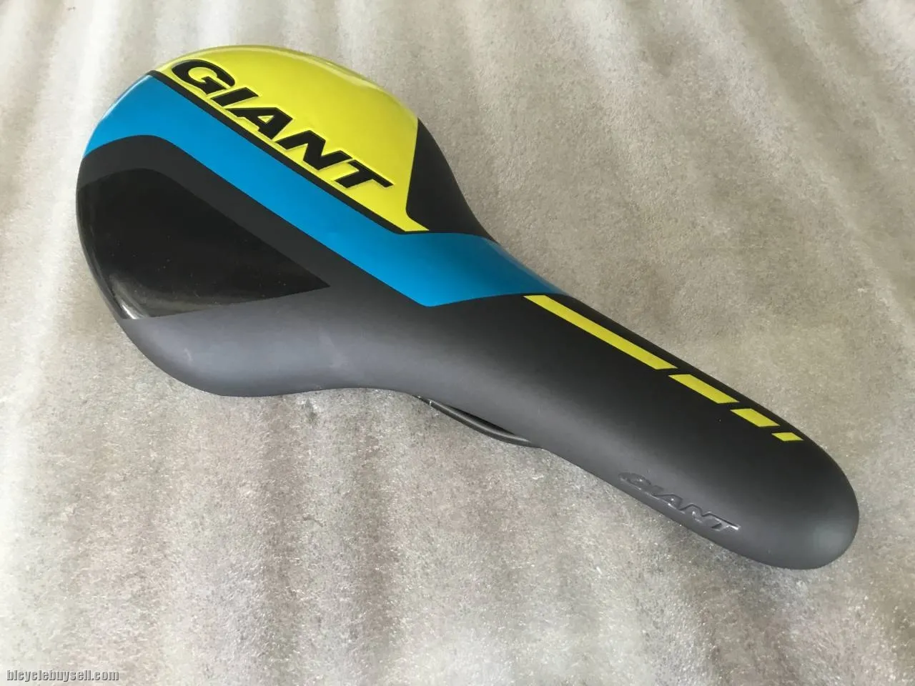 Giant Pro Saddles Under Selle Royal Group @ free pos