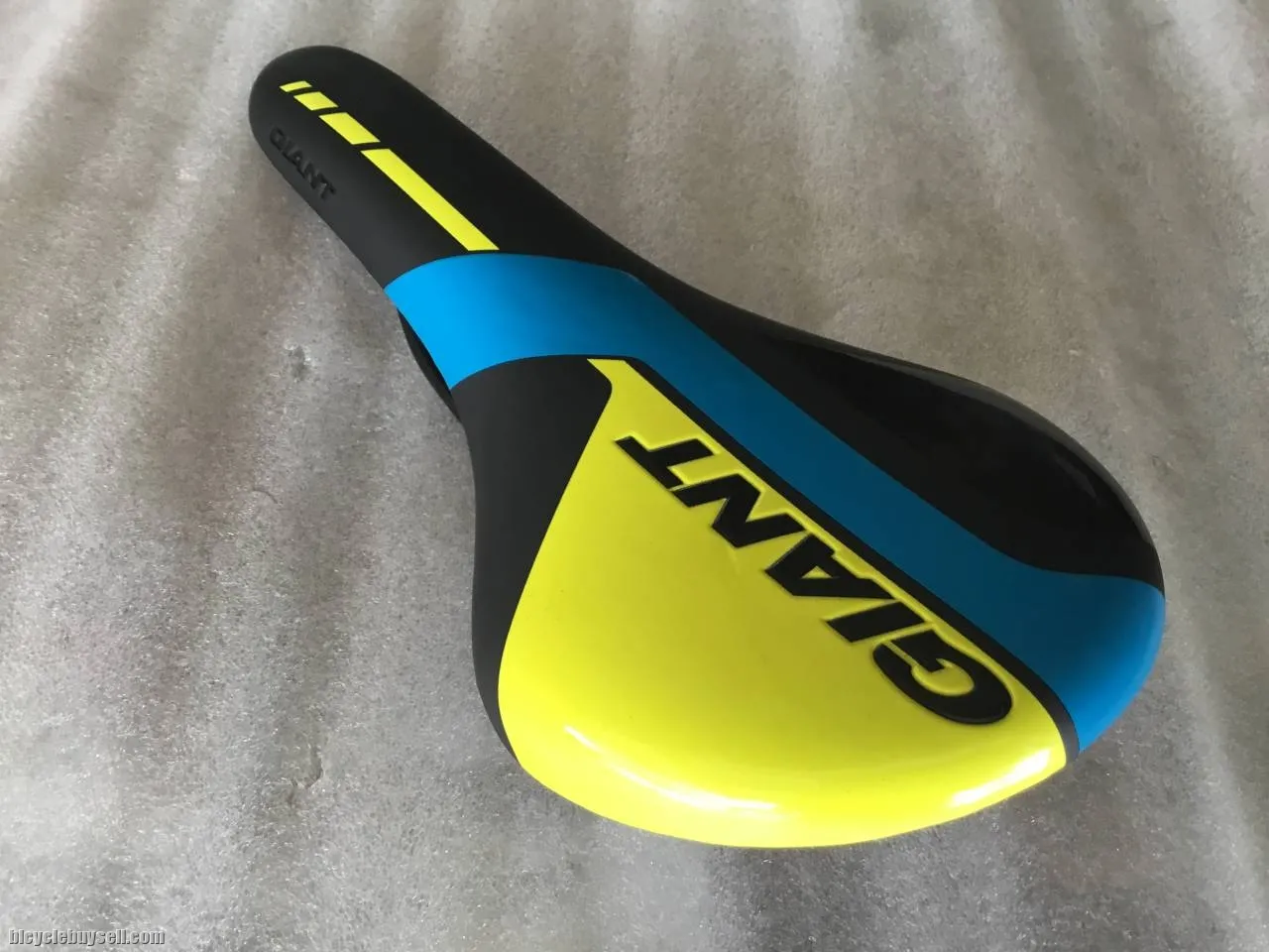 Giant Pro Saddles Under Selle Royal Group @ free pos