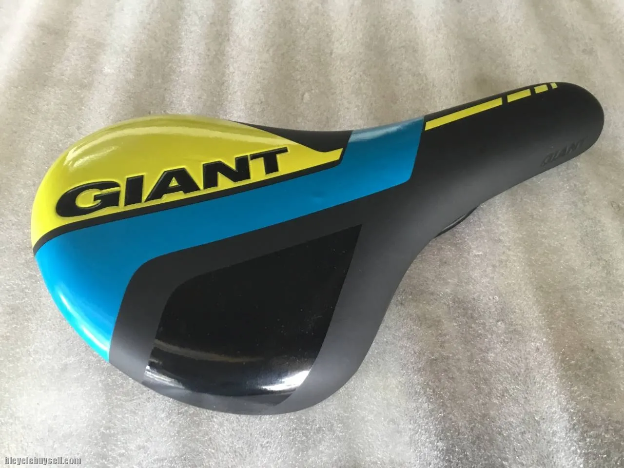 Giant Pro Saddles Under Selle Royal Group @ free pos