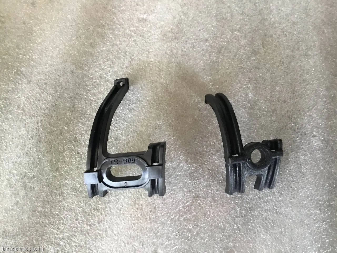 Frame Under Cable Bracket @ free pos