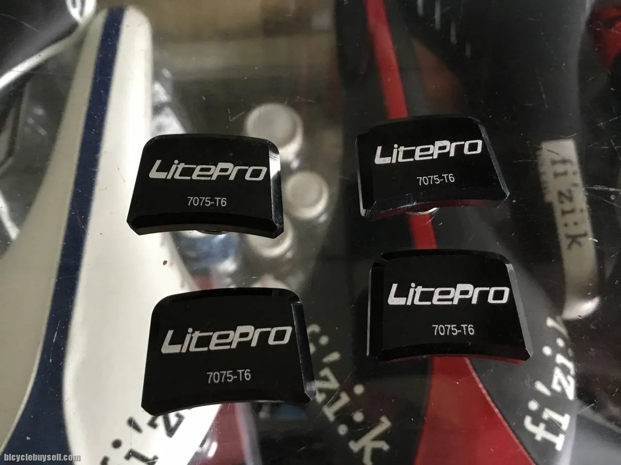 LitePro Crank Cap+Bolt Road/MTB Compatible (free pos w.m)