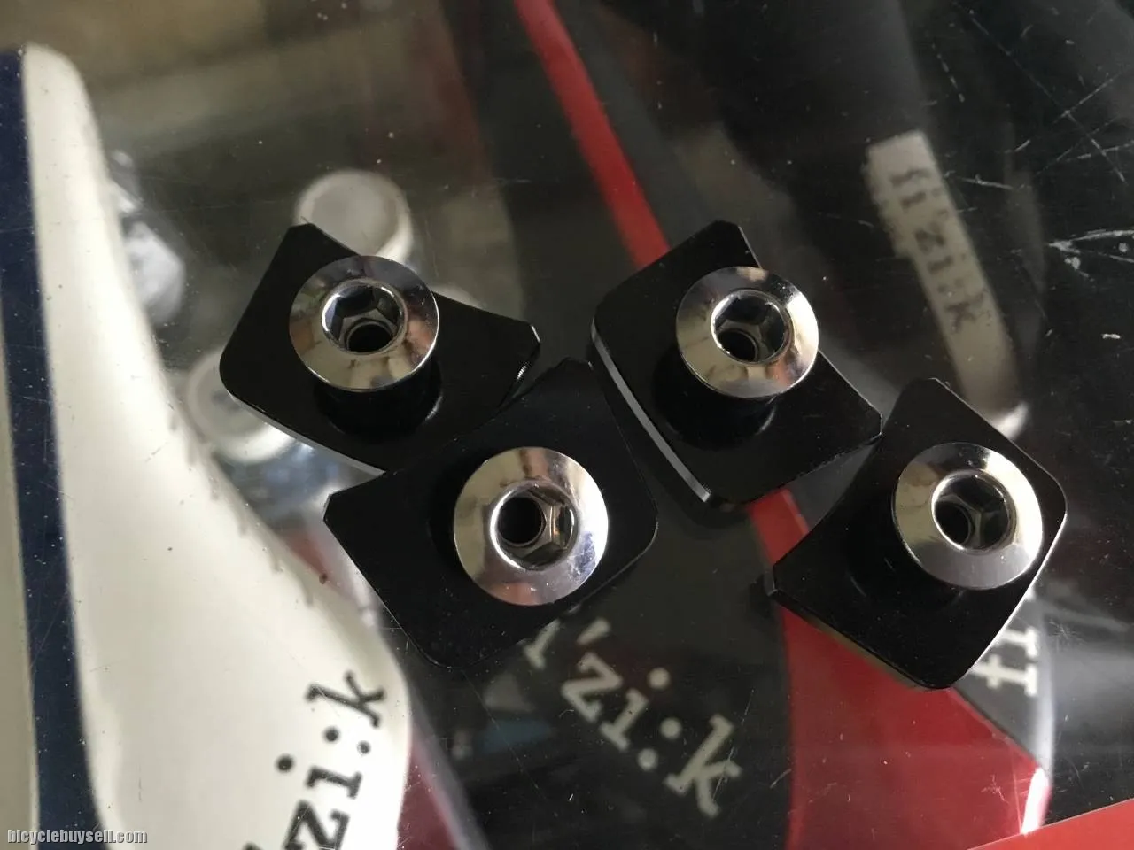LitePro Crank Cap+Bolt Road/MTB Compatible (free pos w.m)