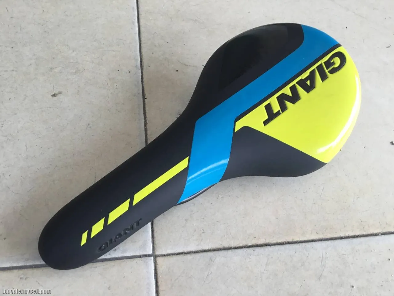 Giant Saddles By Selle Royal â€” free courier