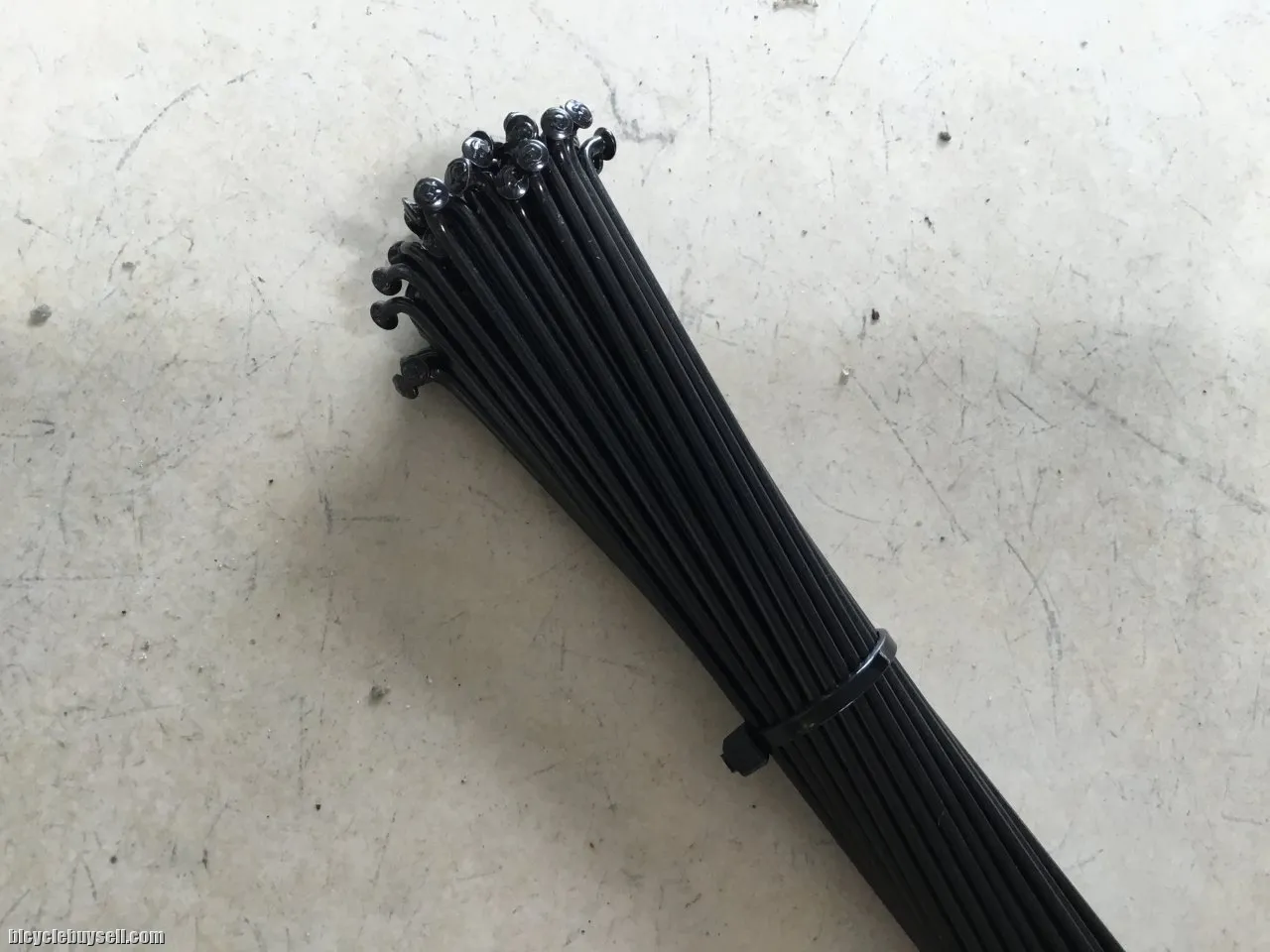 MTB Stainless Steel Spoke - Black 275mm 64pcs â€” free courier