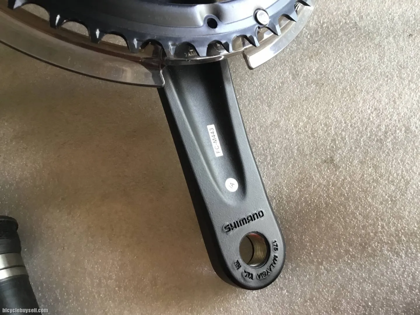 Shimano Octalink HalfHollow Crankset with BB | 26-36-48T @ free pos