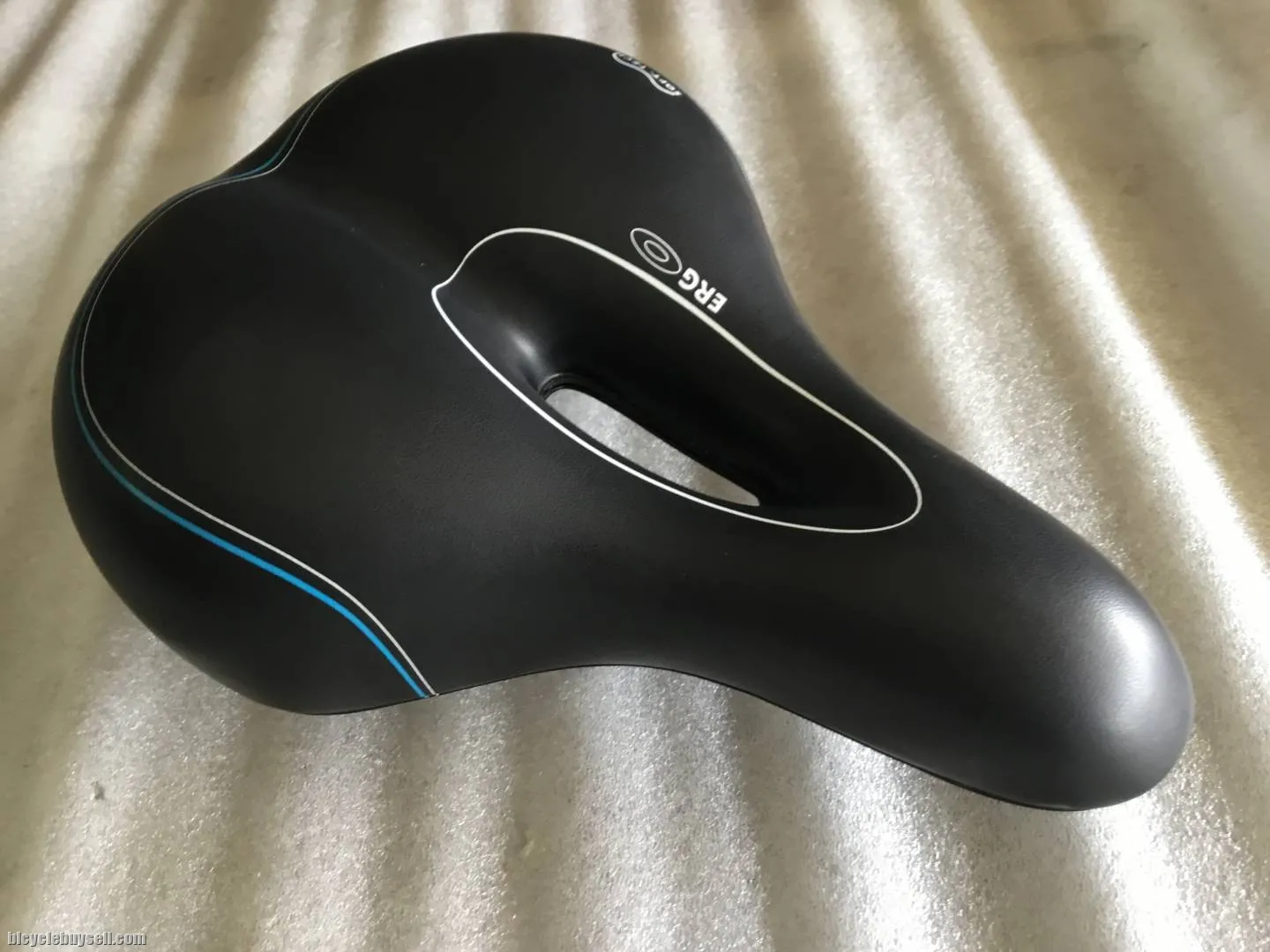 Bell Comfort Soft Hollow Technology Saddles @ free pos