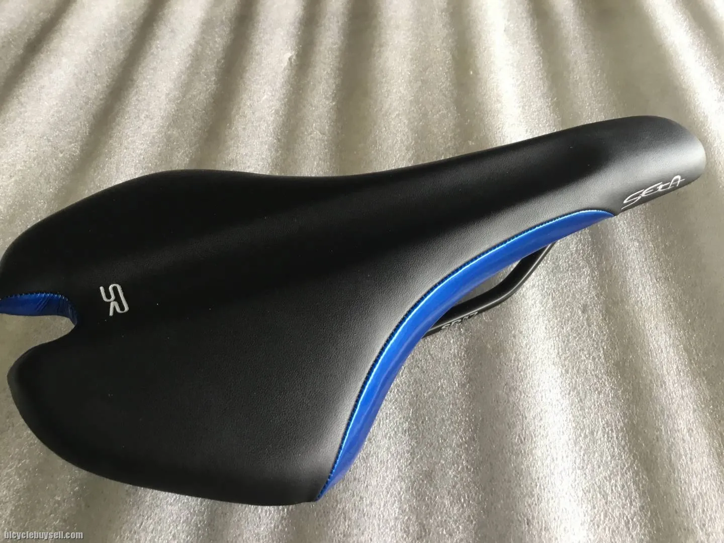 Selle Royal Seta Aero Dynamic  @ free pos