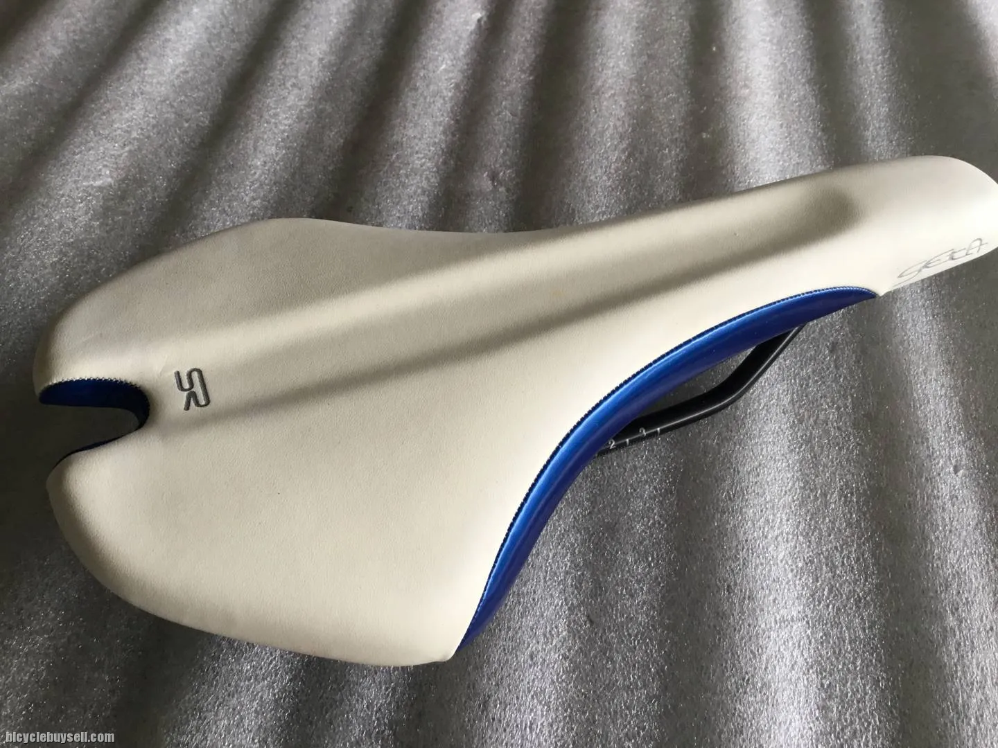 Selle Royal Seta Aero Dynamic @ free pos