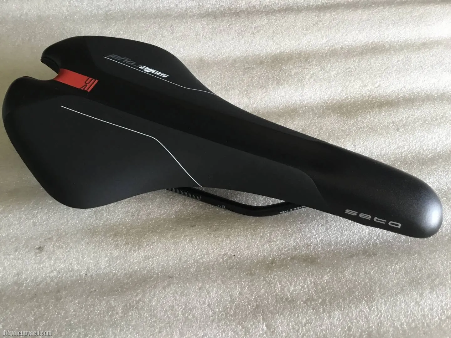 Selle Royal Seta Performance and Comfort Saddles @ free pos