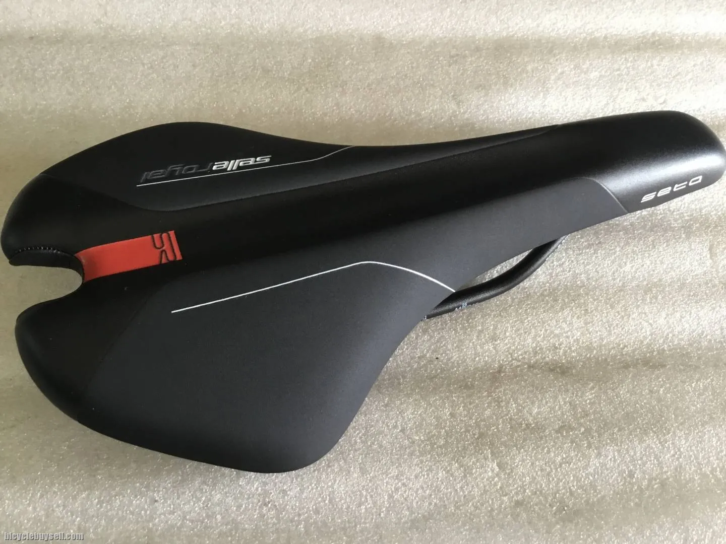 Selle Royal Seta Performance and Comfort Saddles @ free pos
