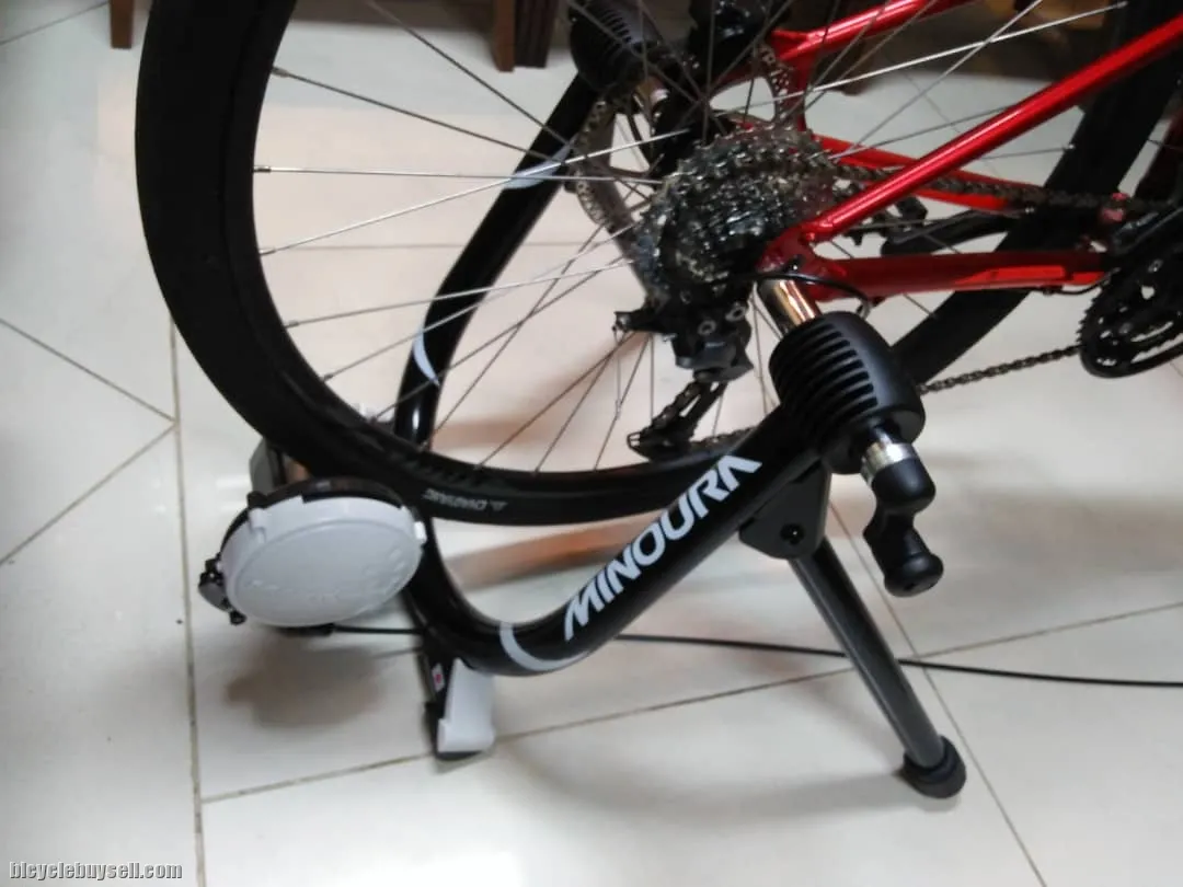 Minoura B60 Trainer (Black White) Brand New !!!