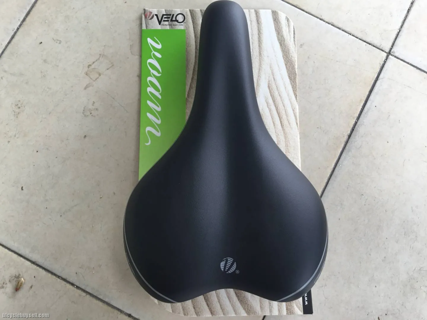 Velo Voam Glide Gel Saddles - Black -- free courier