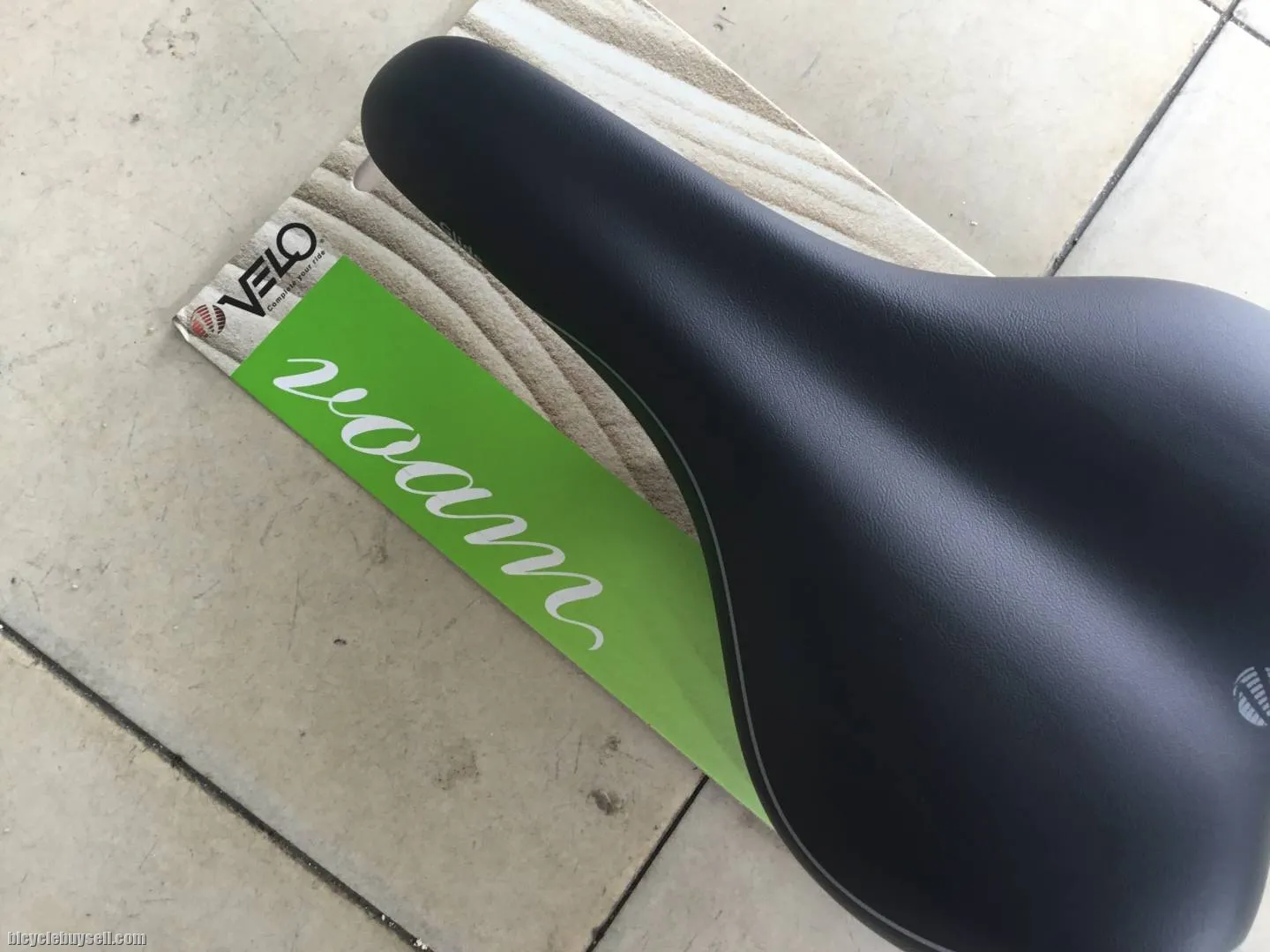 Velo Voam Glide Gel Saddles - Black -- free courier