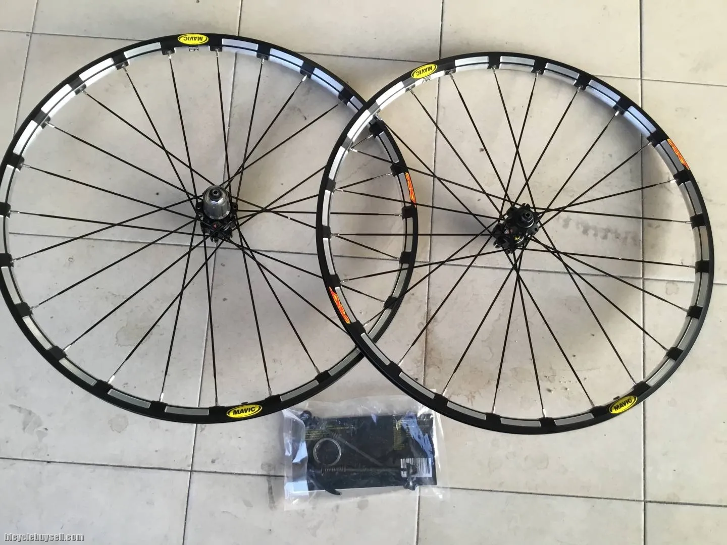 Mavic CrossRide | 27.5/650b Seal Bearing Wheelset -- free courier
