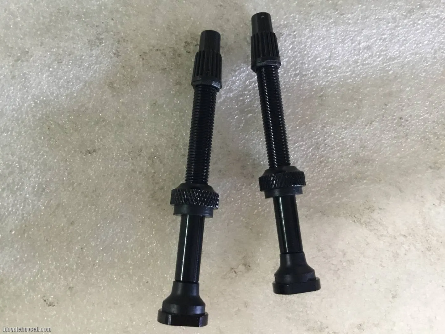 Geometric Tubeless Valve Kit 60mm | Black @ free pos