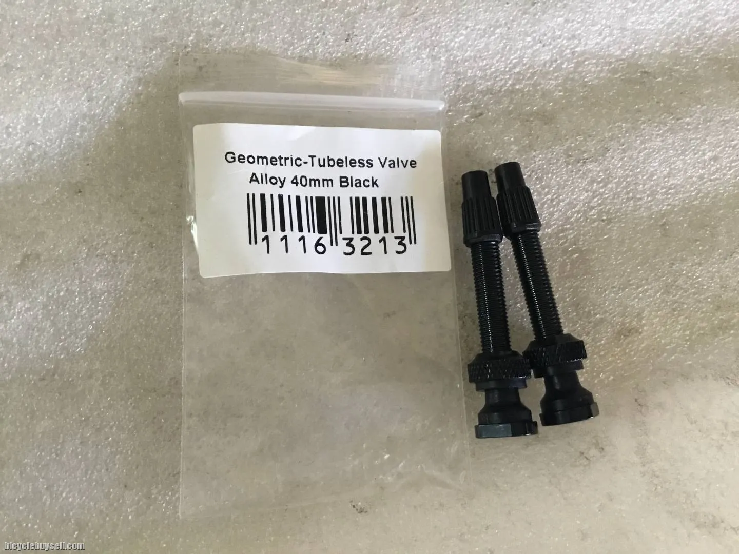 Geometric Tubeless Valve Kit 40mm | Black @ free pos