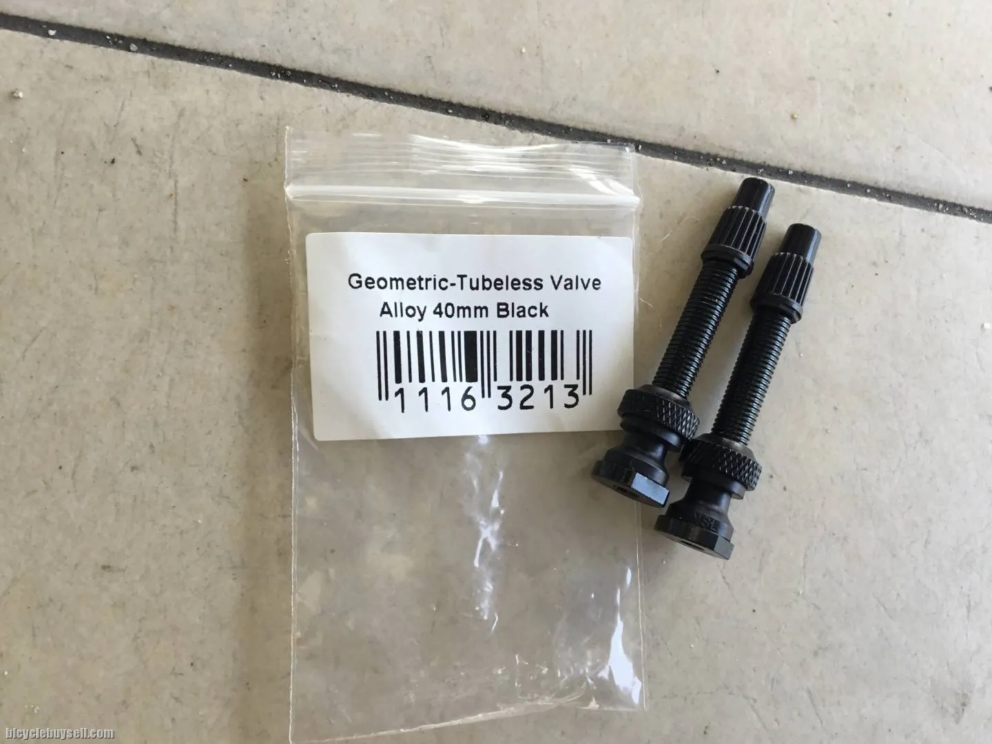 Geometric Tubeless Valve 40mm - Alloy Black - Taiwan Made -- free courier