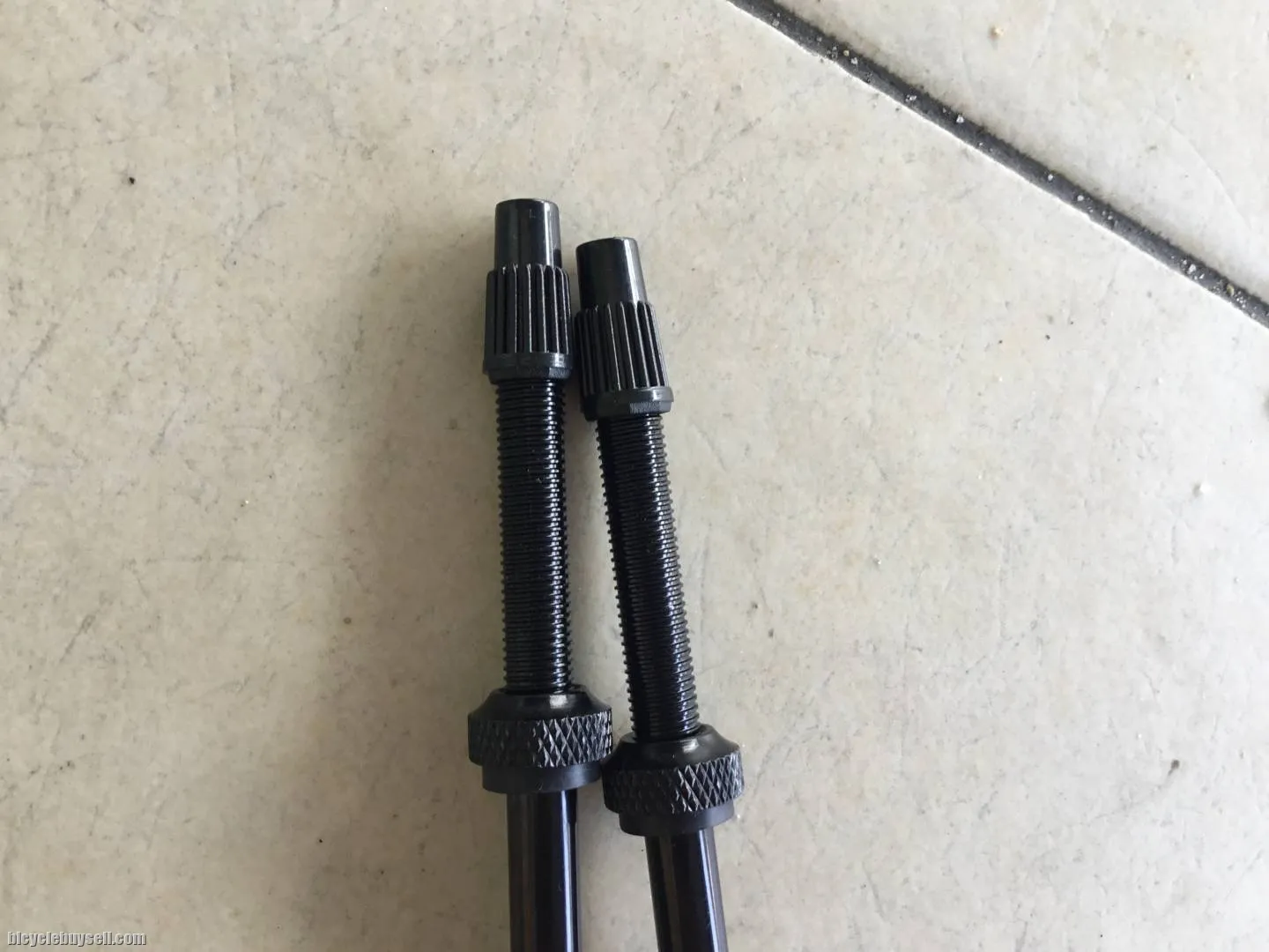 Geometric Tubeless Valve 60mm - Alloy Black - Taiwan Made -- free courier