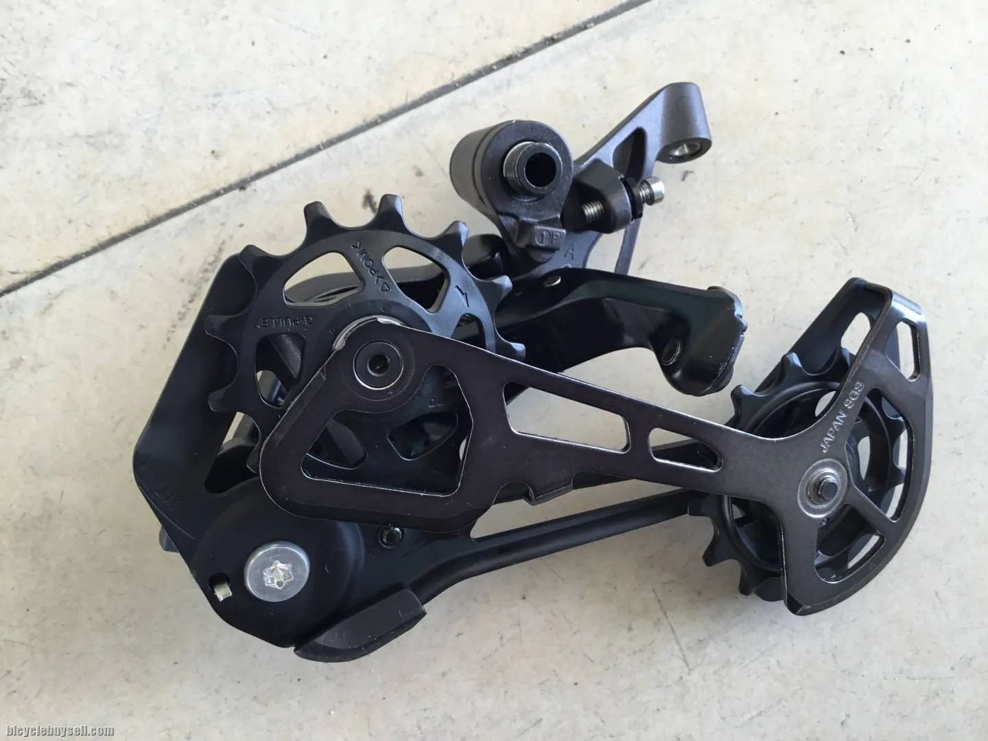 Shimano XT M8100 Rear Deraileur 52T/12speed - free courier