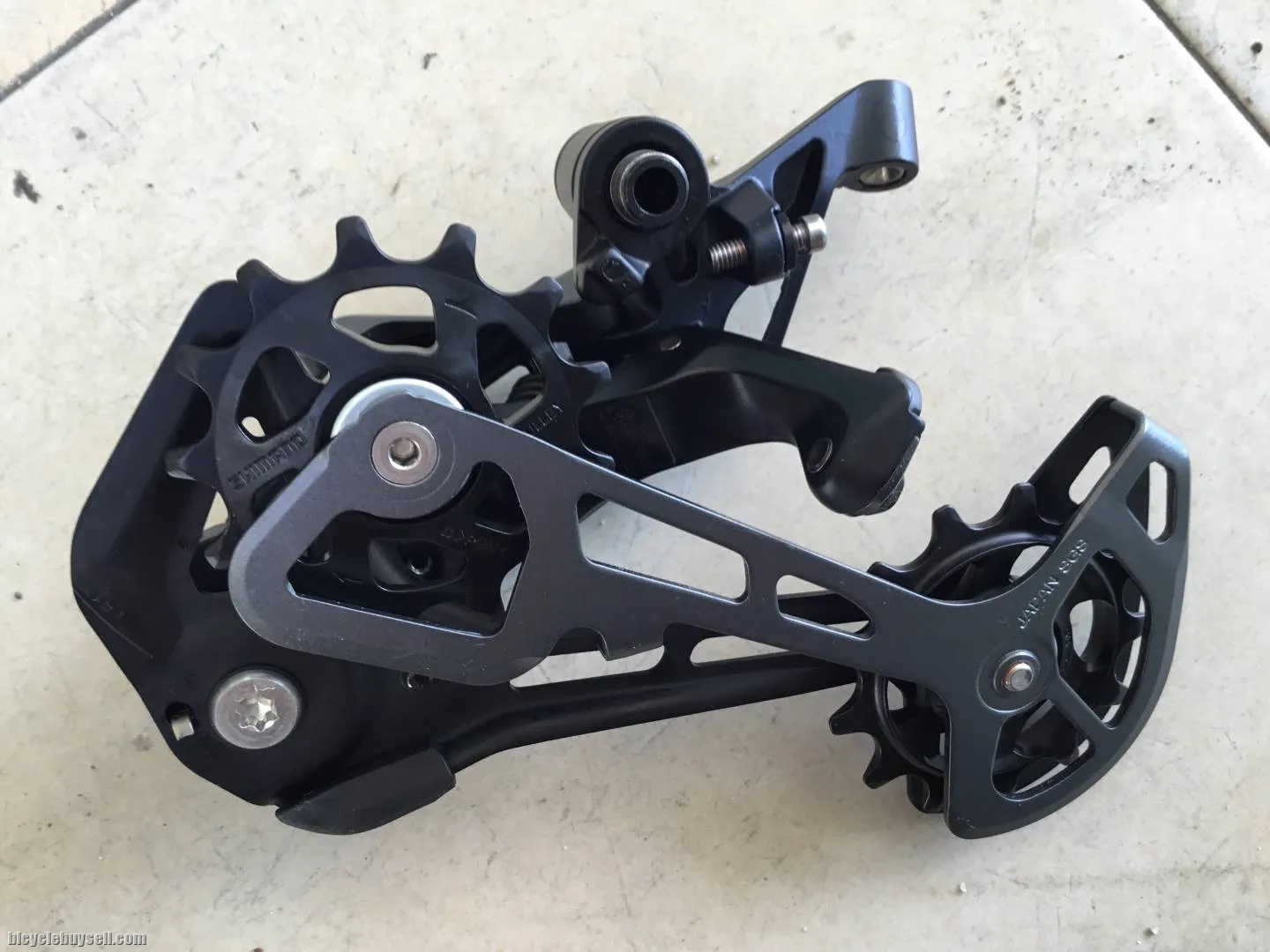 Shimano SLX M7100 Rear Deraileur 52T/12speed - free courier