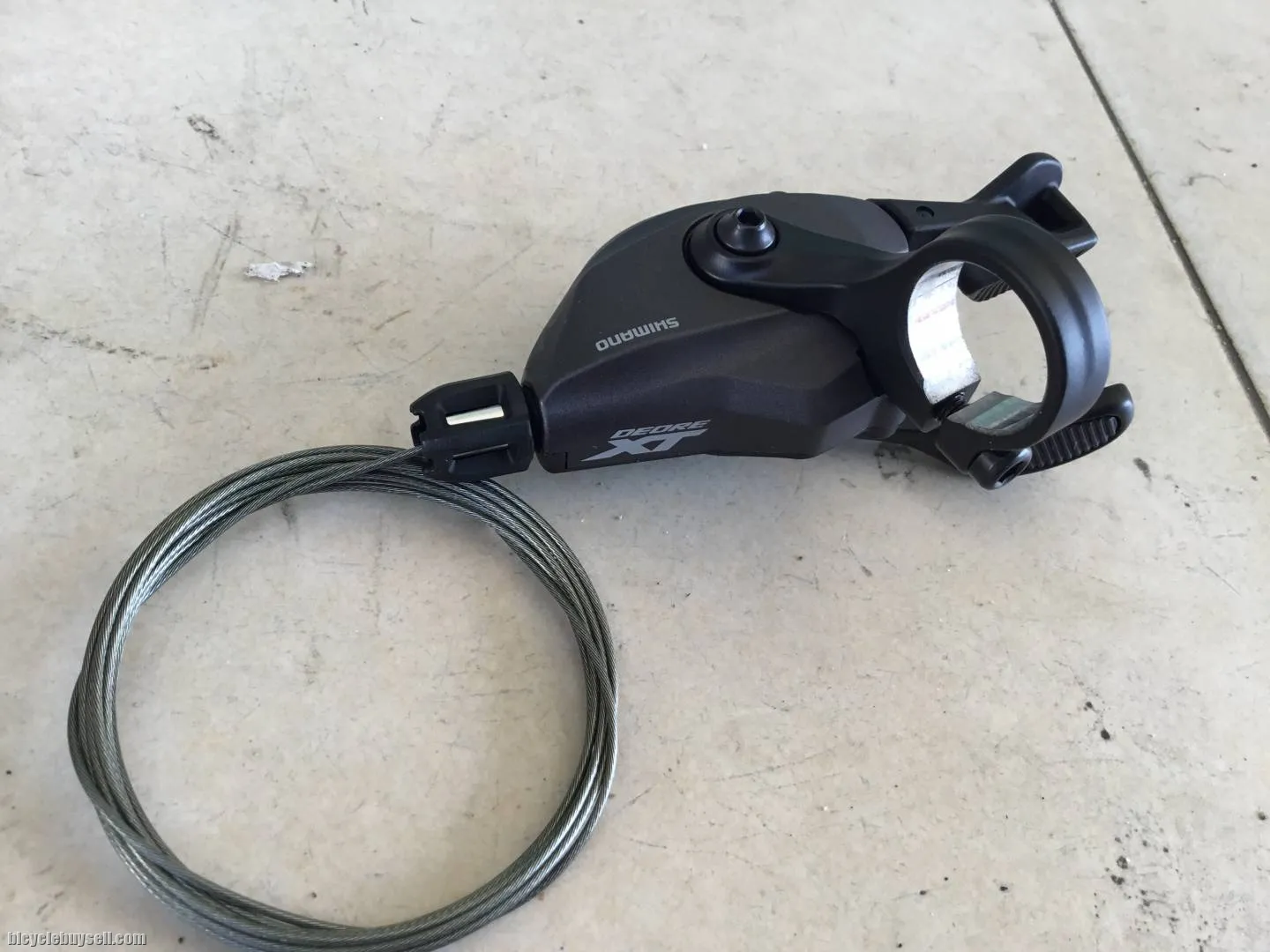 Shimano XT M8100 Shifter (R) 12speed - free courier