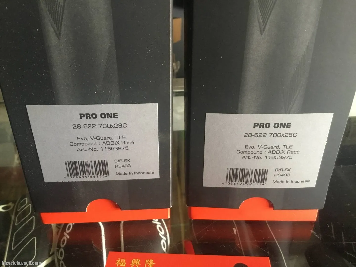 Schwalbe Pro One Tubeless Tire 700x28c - 1Pair (free pos w.m)