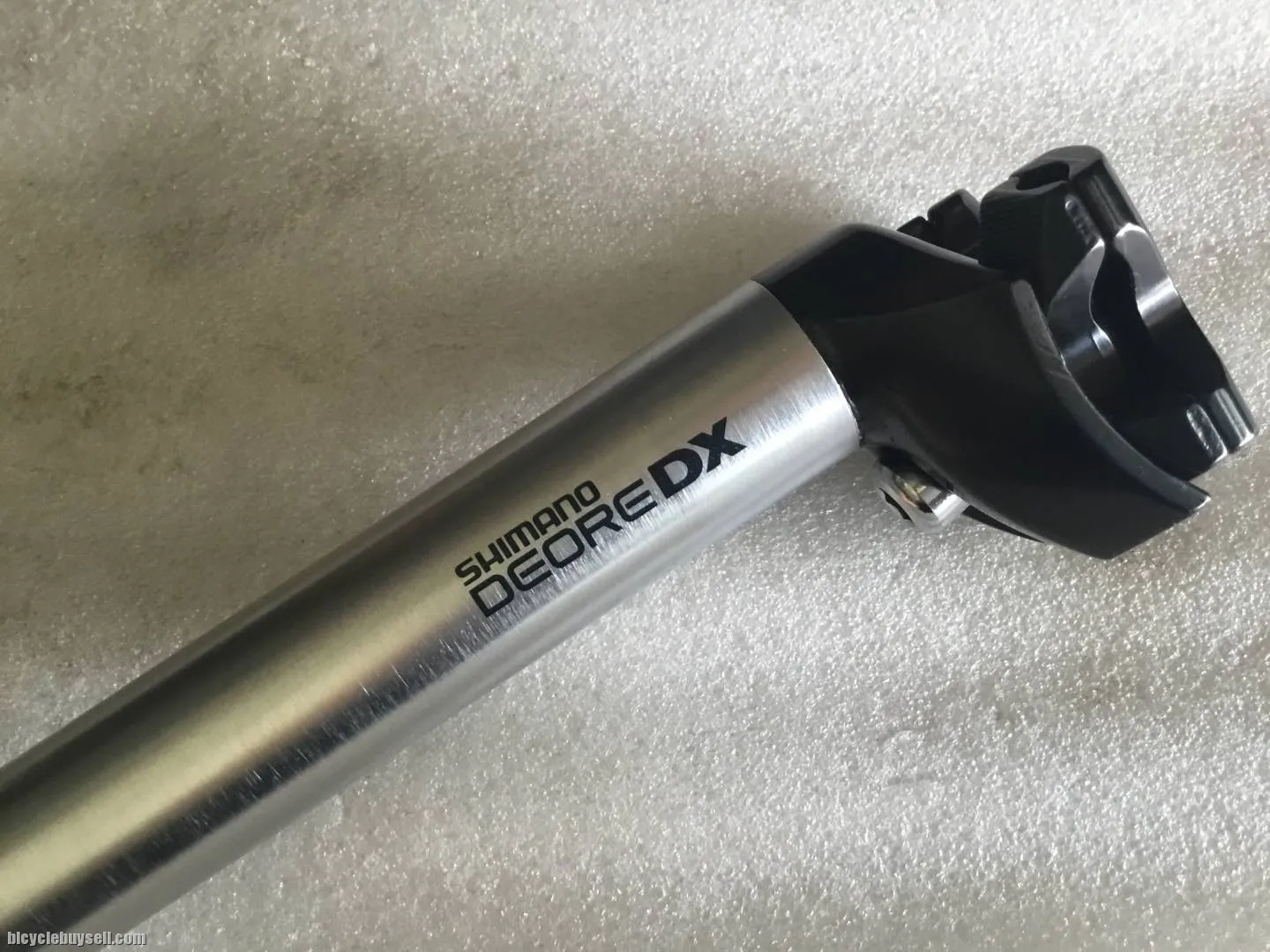 Shimano Deore DX Vintage NOS 26.8/330L Seatpost @ free pos
