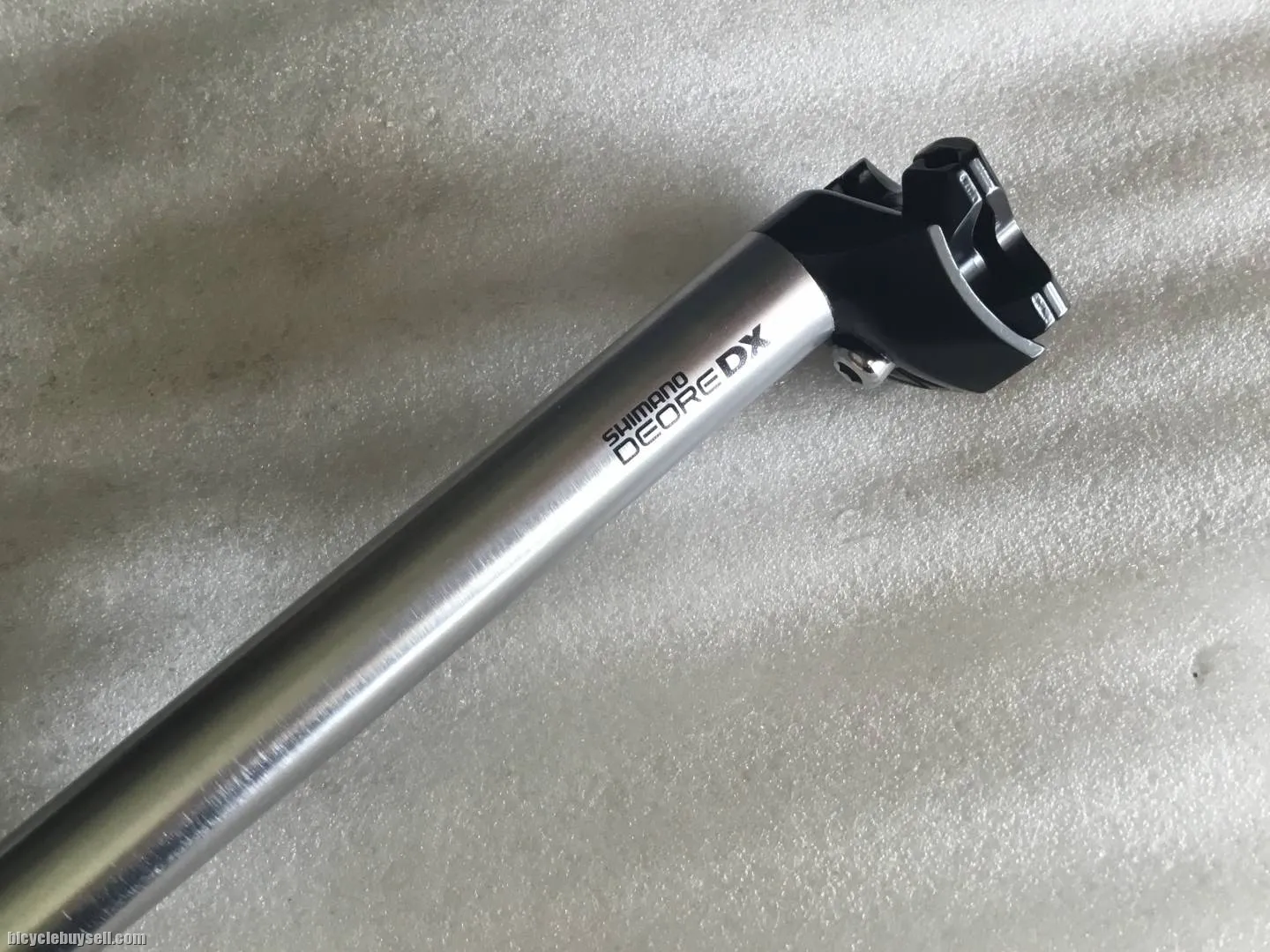 Shimano Deore DX Vintage NOS 26.8/330L Seatpost @ free pos