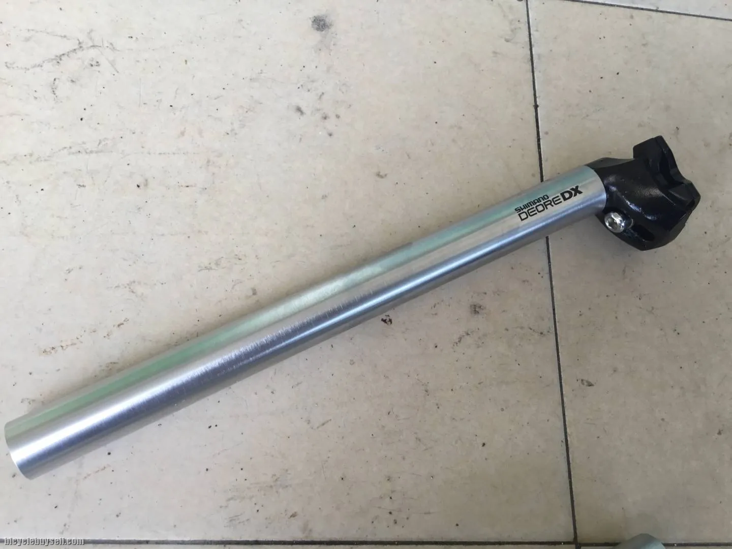 Shimano Deore DX Vintage Seatpost NOS 26.8/330L - free courier