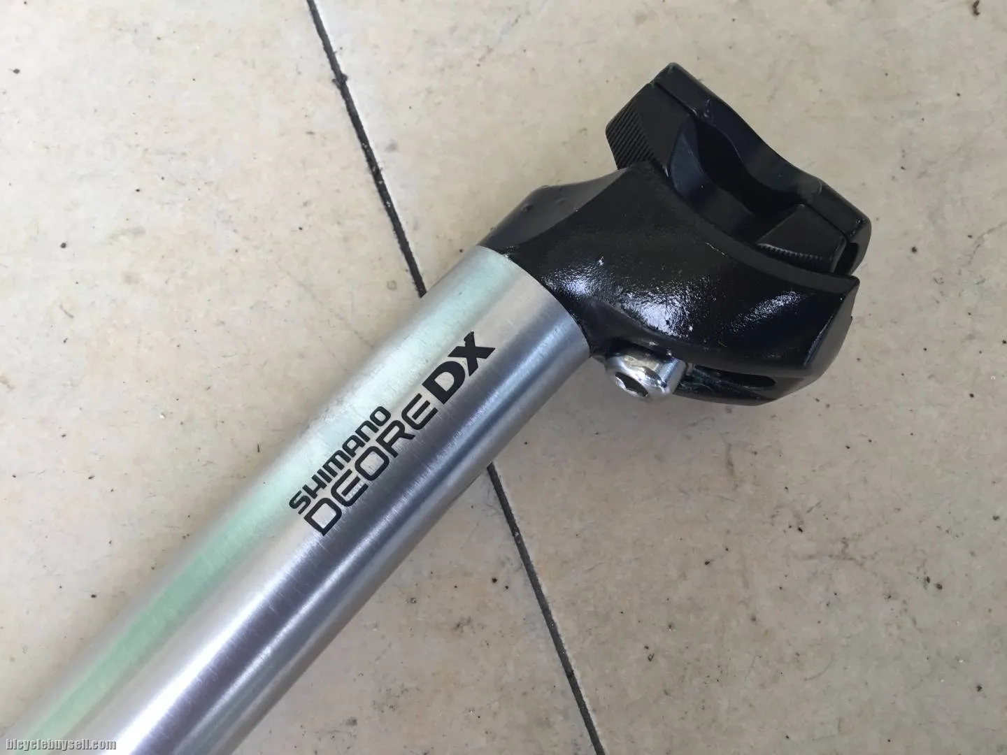 Shimano Deore DX Vintage Seatpost NOS 26.8/330L - free courier