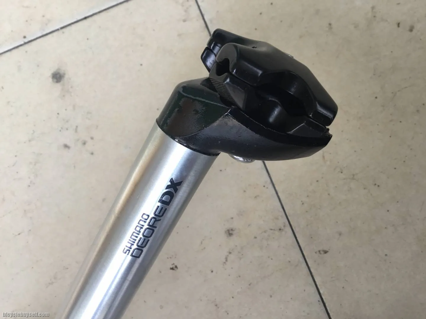 Shimano Deore DX Vintage Seatpost NOS 27.0/330L - free courier