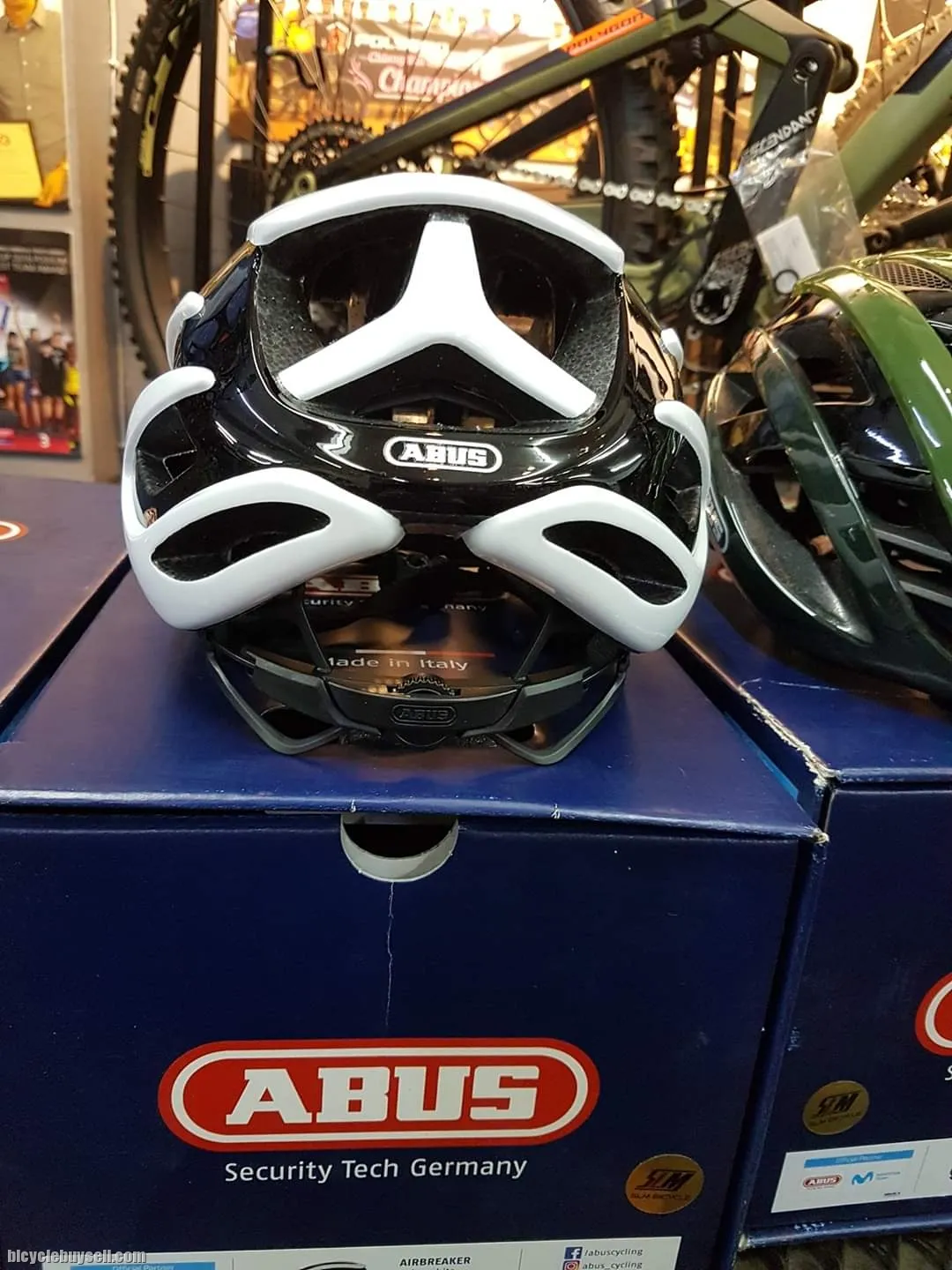 Abus AirBreaker -2023 - Helmet (Brand New !!!)