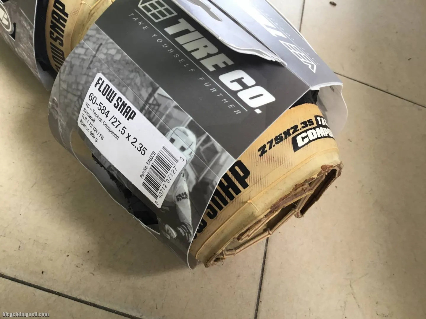 Vee Tires Flow Snap 27.5x2.35 TubelessReady - 1pairs -- free courier