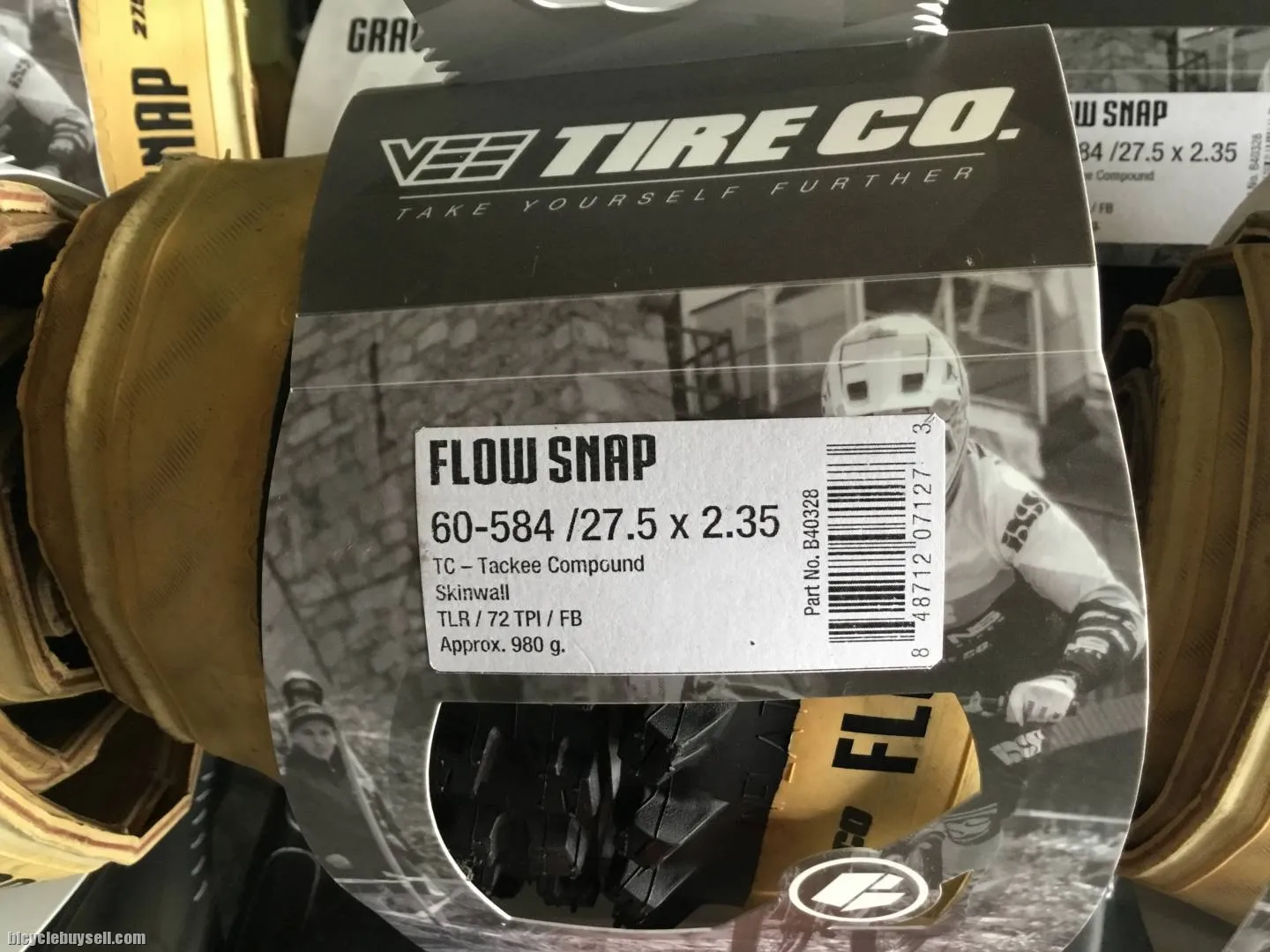 Vee Tires Gravity Flow Snap 27.5x2.35 TubelessReady 1pair (free pos w.m)