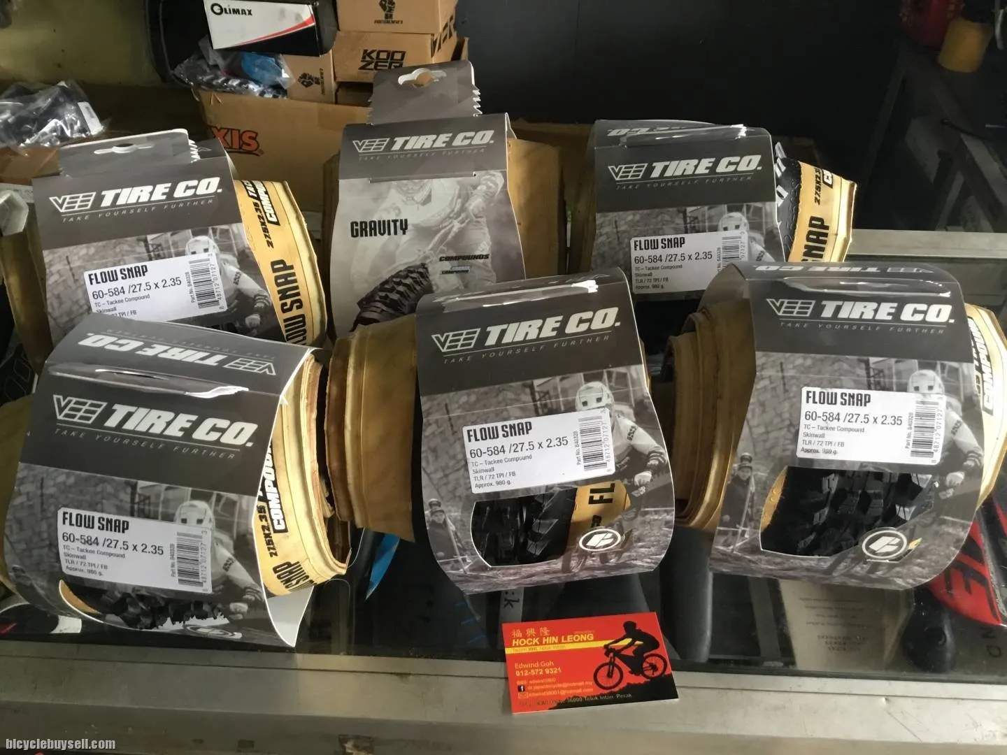 Vee Tires Gravity Flow Snap 27.5x2.35 TubelessReady 1pair (free pos w.m)