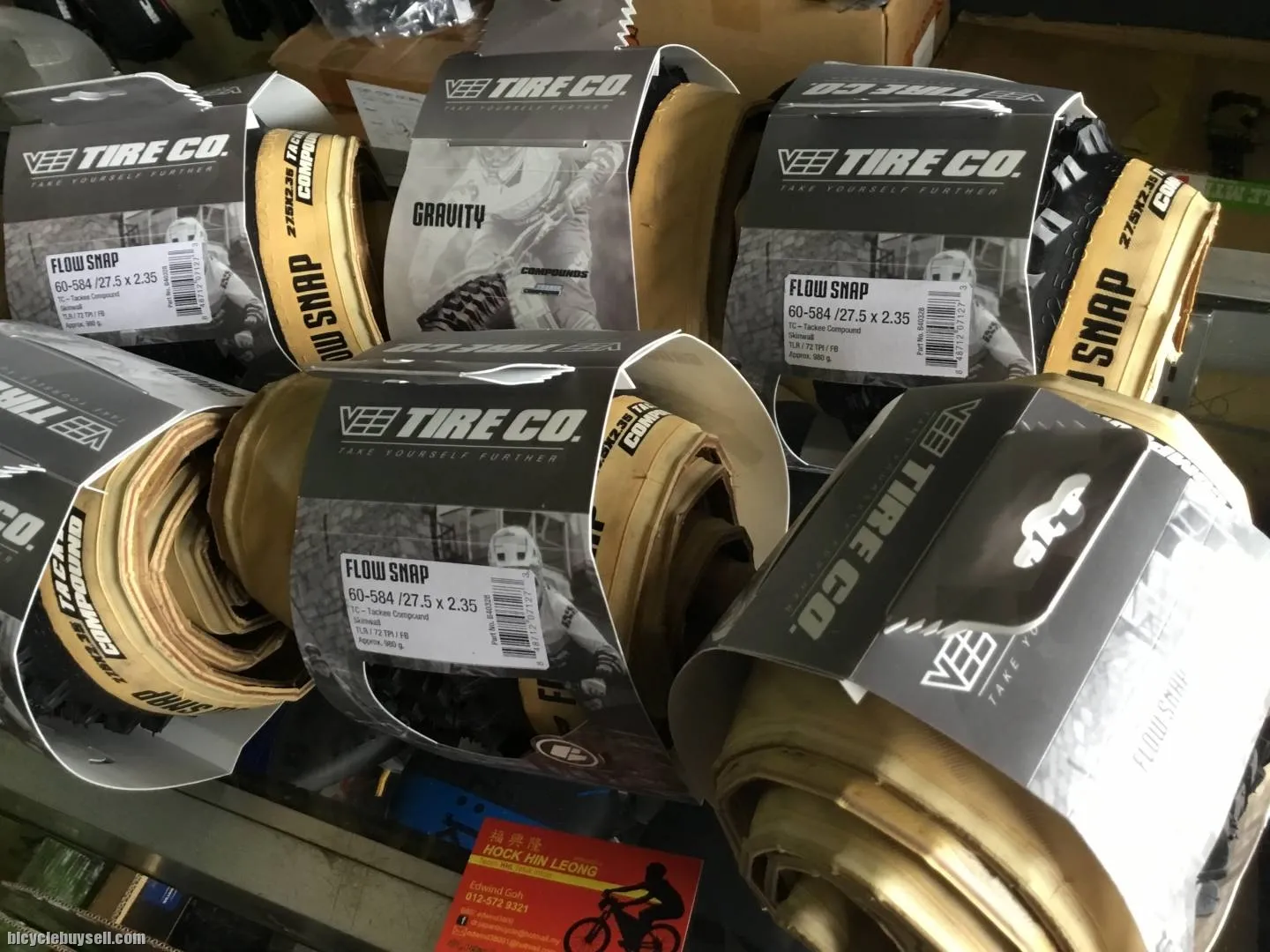 Vee Tires Gravity Flow Snap 27.5x2.35 TubelessReady 1pair (free pos w.m)