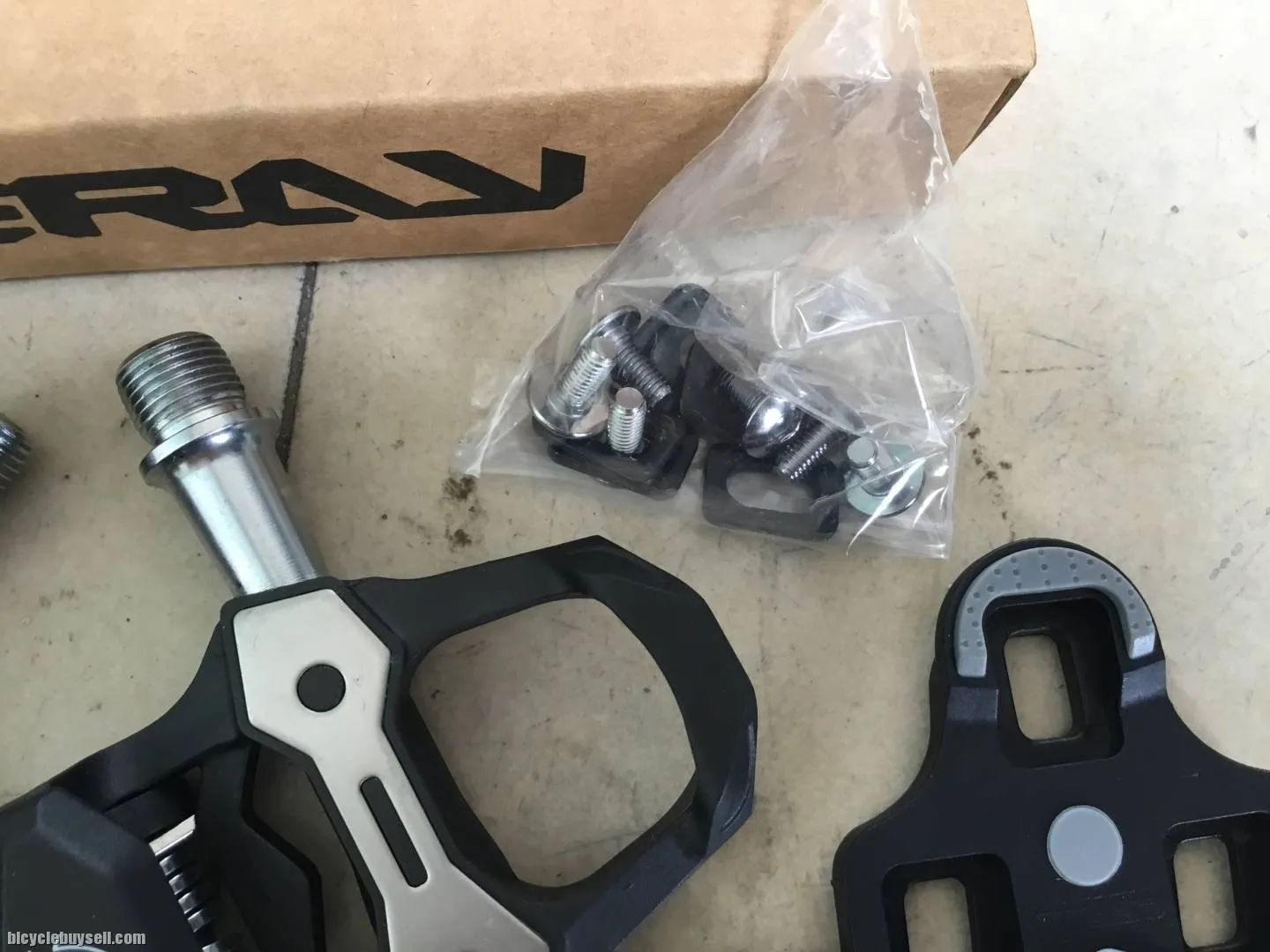 Zeray Carbon Road Clipless Pedal --  free courier