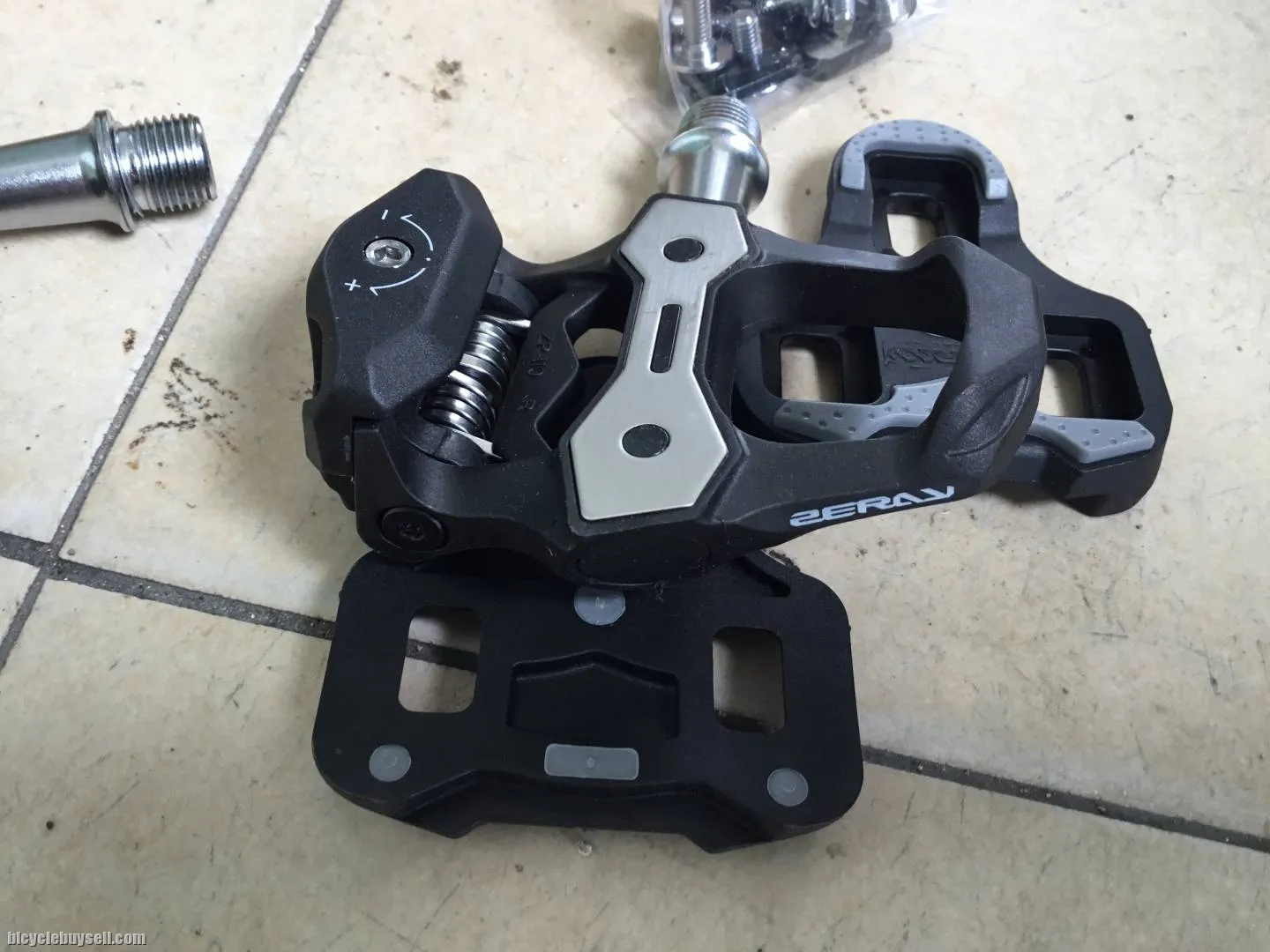 Zeray Carbon Road Clipless Pedal --  free courier